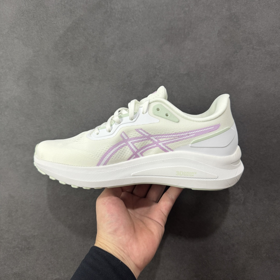 图片[2]-【定制版】Asics GT-1000 13 阿斯克斯 低帮 白紫绿 防滑耐磨舒适稳定低邦休闲训练短跑跑步鞋 采用网眼鞋面，提供良好透气性。 中底处的Puregel科技与Flytefoam缓冲层可減轻鞋身的重量，带来更加柔软的触地脚感，PuergelL胶位于鞋跟底部，柔软度比标准GEL胶高67%，Flyteoama中底科技，具有良好的缓震性， 同时通过添加有机纤维材料，使得轻量性及耐用性得以实现；3D引导系统提供优秀的稳定性， 在磨损较多的部位配有AHAR+高耐磨橡胶，保持轻量性和抓地力的同时，发挥出更强耐磨性，提高跑鞋耐用度。 货号：1012B663-100 尺码：36-46带半码 编码：LNHB230240-选品中心