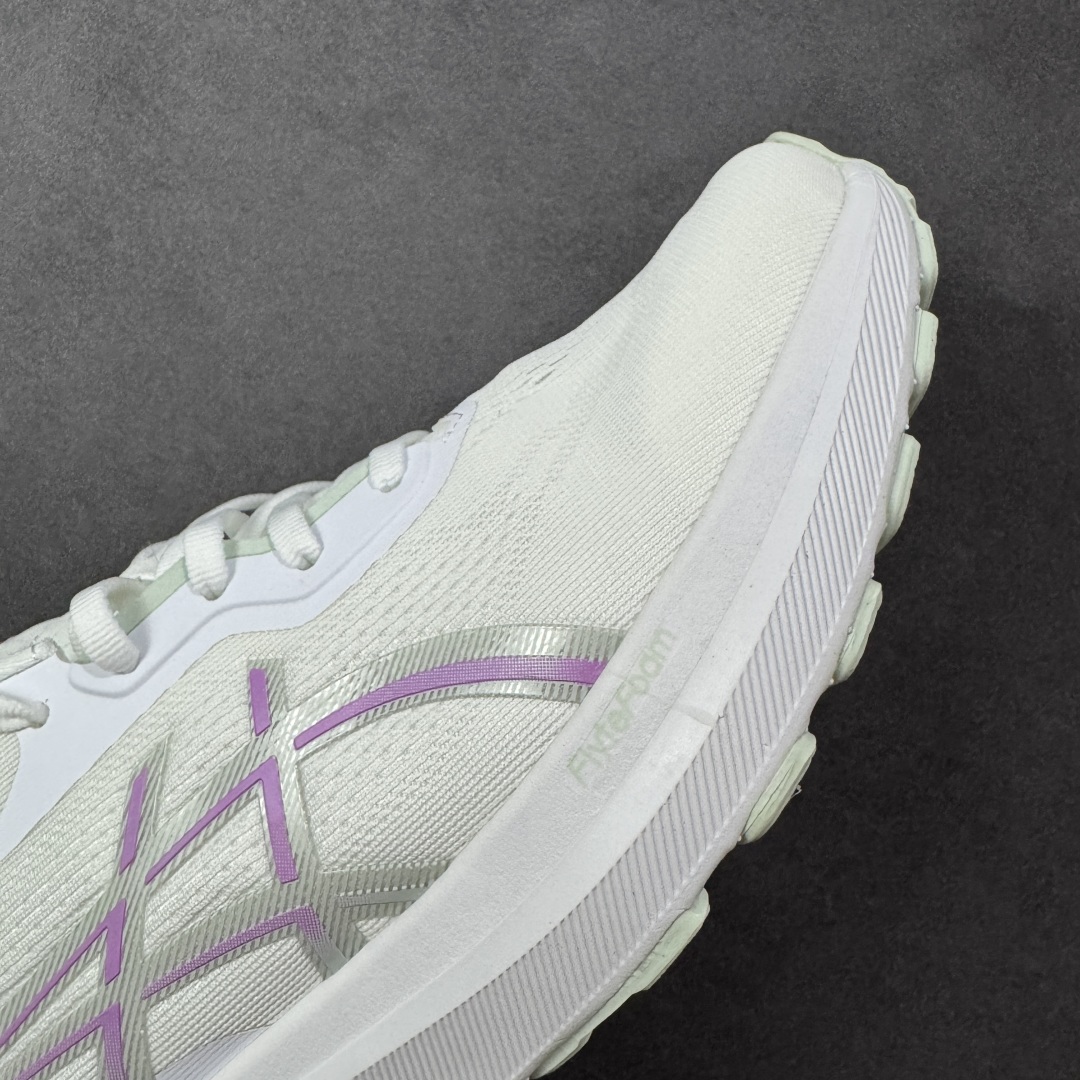 图片[5]-【定制版】Asics GT-1000 13 阿斯克斯 低帮 白紫绿 防滑耐磨舒适稳定低邦休闲训练短跑跑步鞋 采用网眼鞋面，提供良好透气性。 中底处的Puregel科技与Flytefoam缓冲层可減轻鞋身的重量，带来更加柔软的触地脚感，PuergelL胶位于鞋跟底部，柔软度比标准GEL胶高67%，Flyteoama中底科技，具有良好的缓震性， 同时通过添加有机纤维材料，使得轻量性及耐用性得以实现；3D引导系统提供优秀的稳定性， 在磨损较多的部位配有AHAR+高耐磨橡胶，保持轻量性和抓地力的同时，发挥出更强耐磨性，提高跑鞋耐用度。 货号：1012B663-100 尺码：36-46带半码 编码：LNHB230240-选品中心