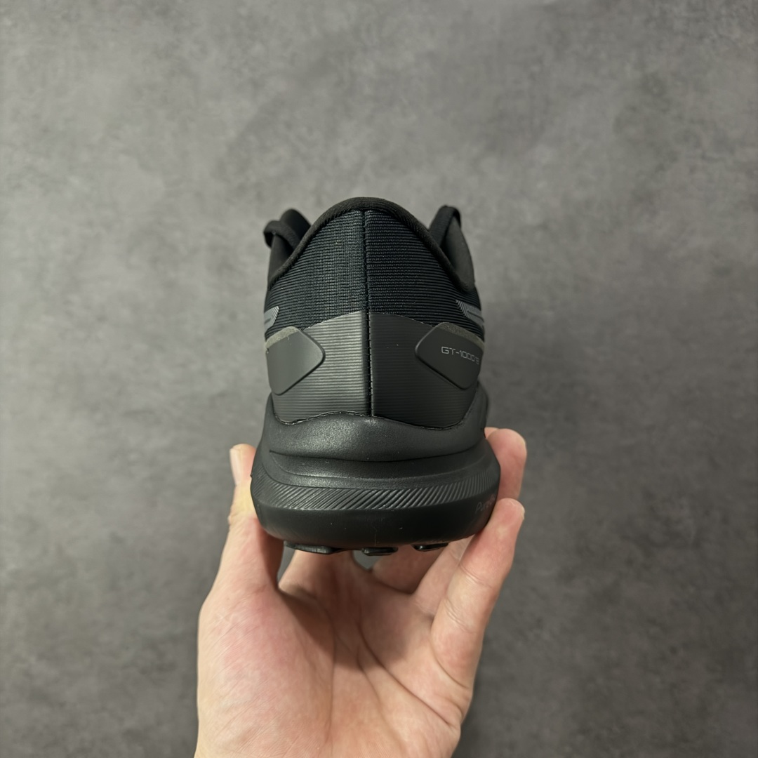 图片[4]-【公司级】Asics GT-1000 13 阿斯克斯 低帮 黑色 防滑耐磨舒适稳定低邦休闲训练短跑跑步鞋 采用网眼鞋面，提供良好透气性。 中底处的Puregel科技与Flytefoam缓冲层可減轻鞋身的重量，带来更加柔软的触地脚感，PuergelL胶位于鞋跟底部，柔软度比标准GEL胶高67%，Flyteoama中底科技，具有良好的缓震性， 同时通过添加有机纤维材料，使得轻量性及耐用性得以实现；3D引导系统提供优秀的稳定性， 在磨损较多的部位配有AHAR+高耐磨橡胶，保持轻量性和抓地力的同时，发挥出更强耐磨性，提高跑鞋耐用度。 男货号：1011B858-004 女货号：1012B663-004 尺码：36-46带半码 编码：LNHB230240-选品中心