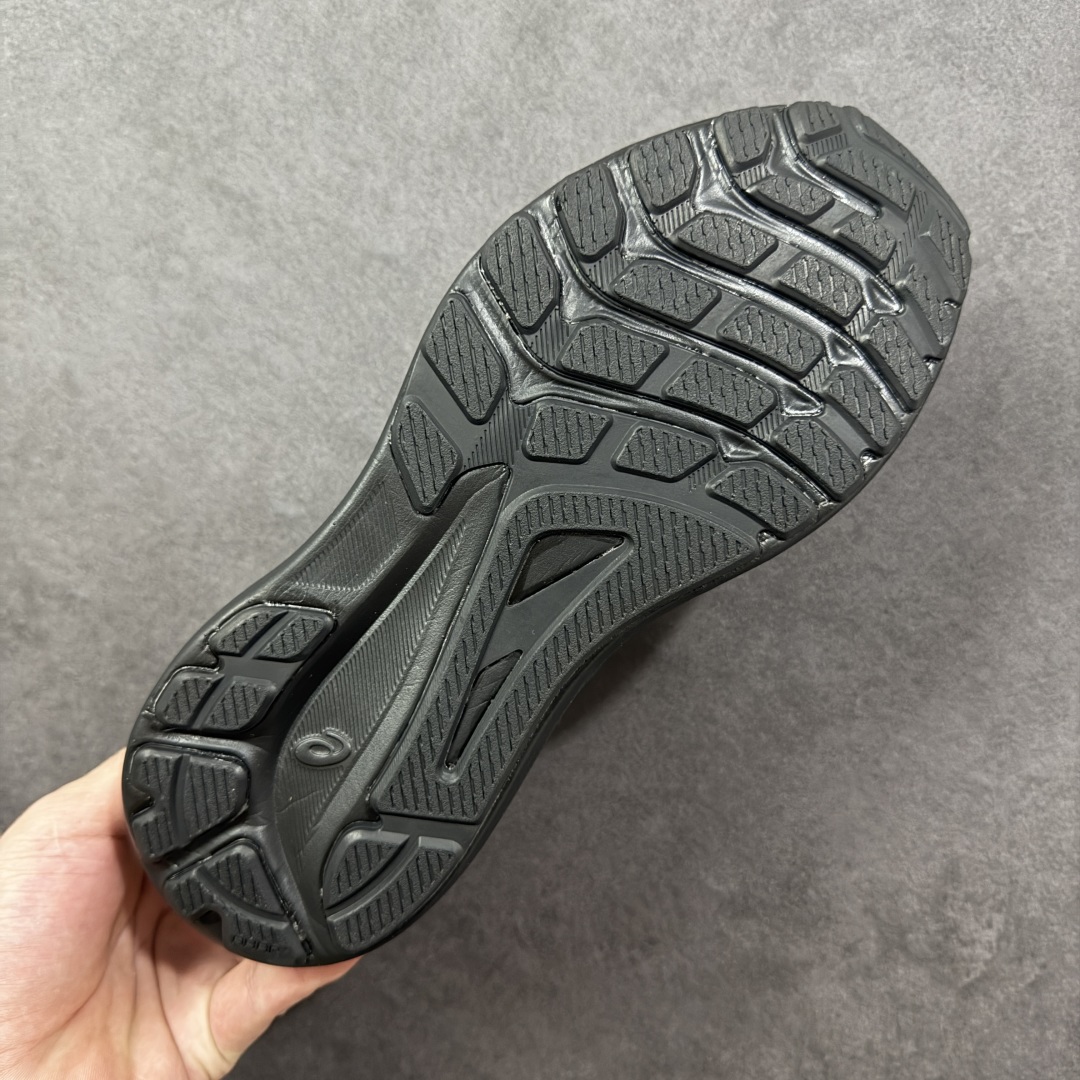 图片[9]-【公司级】Asics GT-1000 13 阿斯克斯 低帮 黑色 防滑耐磨舒适稳定低邦休闲训练短跑跑步鞋 采用网眼鞋面，提供良好透气性。 中底处的Puregel科技与Flytefoam缓冲层可減轻鞋身的重量，带来更加柔软的触地脚感，PuergelL胶位于鞋跟底部，柔软度比标准GEL胶高67%，Flyteoama中底科技，具有良好的缓震性， 同时通过添加有机纤维材料，使得轻量性及耐用性得以实现；3D引导系统提供优秀的稳定性， 在磨损较多的部位配有AHAR+高耐磨橡胶，保持轻量性和抓地力的同时，发挥出更强耐磨性，提高跑鞋耐用度。 男货号：1011B858-004 女货号：1012B663-004 尺码：36-46带半码 编码：LNHB230240-选品中心