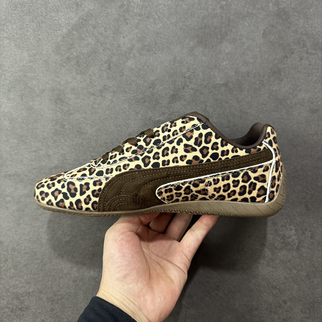 图片[2]-【XS版】Puma Speedcat OG Sparco 彪马罗马阿莫尔系列 复古运动休闲赛车跑鞋 全球知名运动品牌PUMA赛车系列 以趣味十足又前卫复古的设计引领潮流 将赛道精神融入街头时尚 开启前卫竞速之旅 主打前卫复古风 Roma鞋款的鞋侧以复古的流线造型 经典Logo 巧妙吸睛 而Speedcat鞋款以亮眼三色条纹元素缀以舒适鞋面 赋予了独特的个性美学 演绎赛车的无尽能量 货号：406690-01 尺码： 35.5-45-选品中心