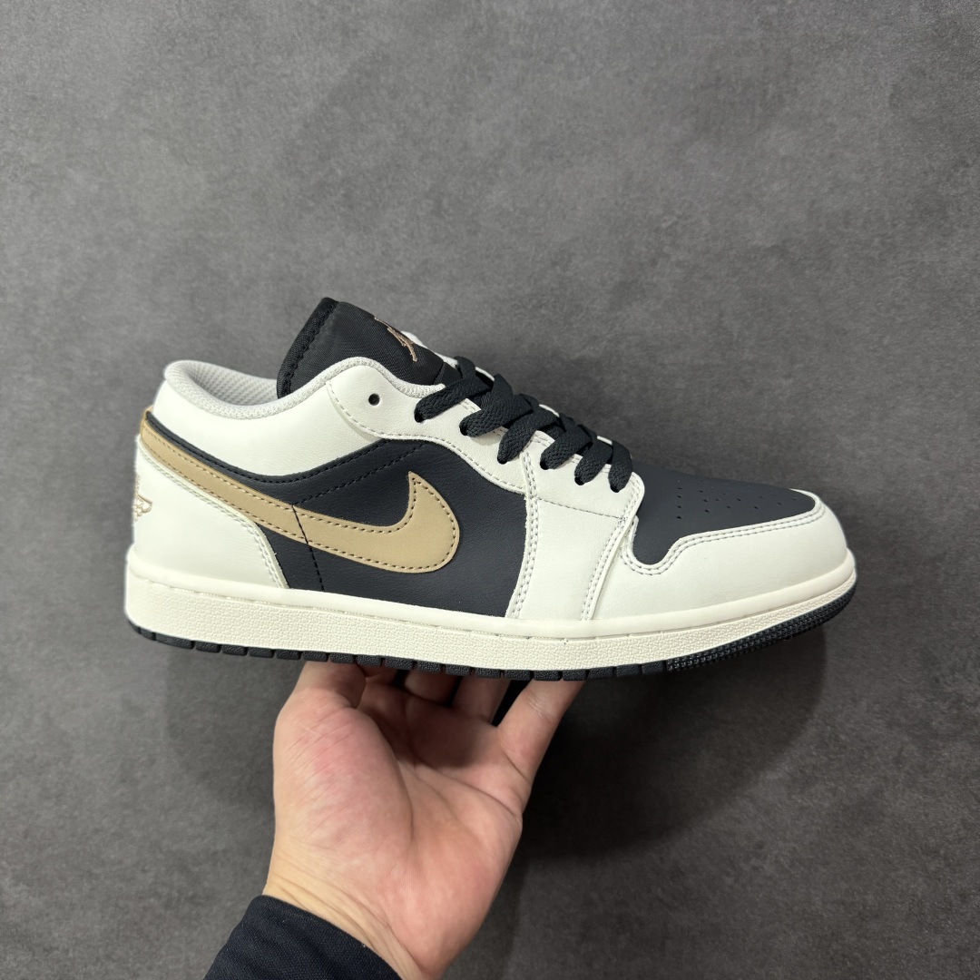 【公司级头层】Nike Air Jordan 1 Retro Low OG AJ1乔1 低帮休闲运动板鞋 市场唯一独家头层皮打造 原鞋原档案开发 原厂皮料 原档冲孔鞋头 正确满胶鞋垫 四线拉帮 原厂织唛标 鞋舌高弹海绵填充 货号:IH0649-021 尺码:36 36.5 37.5 38 38.5 3940 40.5 41 42 42 42.5 43 44 45 46 编码:GLB210220-选品中心
