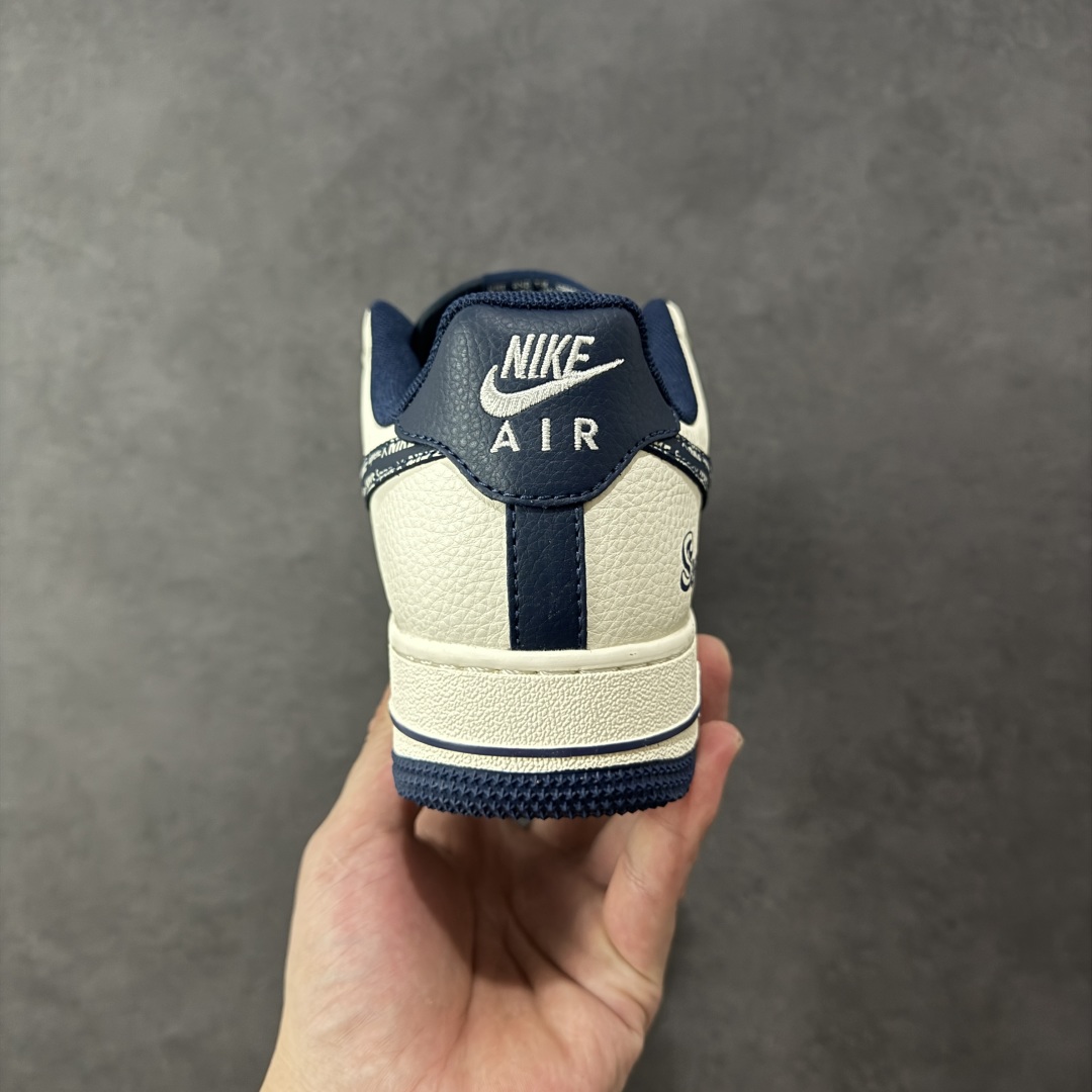 图片[4]-【定制版】Nike Air Force 1\’07 Low 联名 米白迷彩红蓝钩 空军一号低帮休闲板鞋 XD2588-609  #定制鞋盒 大厂纯原品质出货 超高清洁度 皮料切割干净无任何毛边 细节完美   尺码：36 36.5 37.5 38 38.5 39 40 40.5 41 42 42.5 43 44 44.5 45 编码：HXSB310320-选品中心