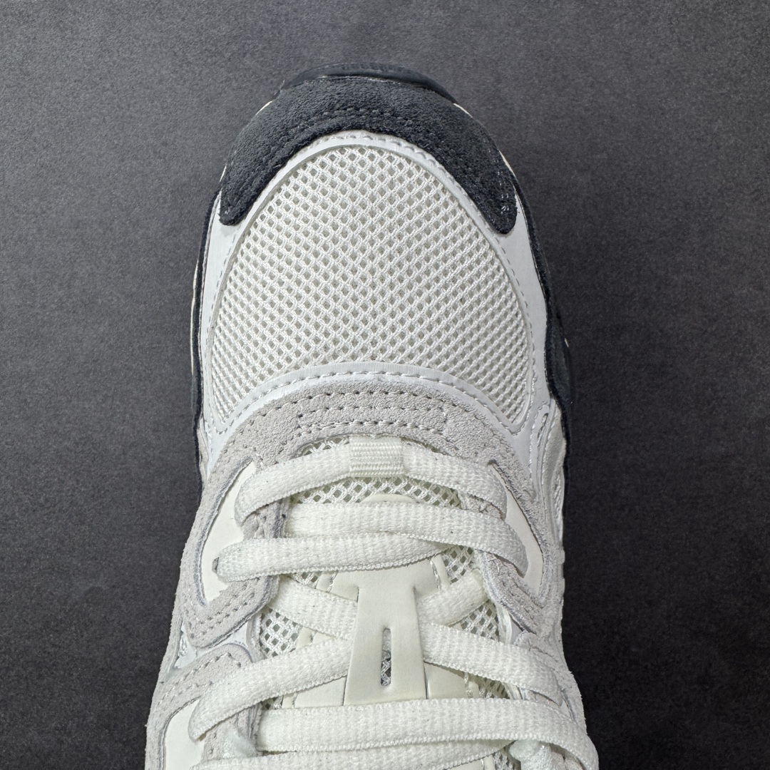 图片[8]-【公司级】Asics Gel-NYC复古单品 亚瑟士ASICSTIGER秋季新款休闲鞋 厚底街头运动休闲鞋 ASICS亚瑟士推出全新GEL-NYC，彰显纽约都市活力 这次的新系列融入了多个版本GEL的经典设计风格，广受好评。其设计灵感来源于GEL-NIMBUS 3,GEL-MC PLUS V 和 GEL-CUMULUS 16 这些往日经典鞋款。GEL-NYC使用GEL-CUMULUS 16鞋款的鞋楦设计,展现了独特的现代化美学。鞋底采用了轻质发泡材料,并在后跟和前掌处采用了ASICS亚瑟士核心科技——GEL缓震胶,赋予鞋款强大的缓冲性能,提供了更柔软舒适的穿着体验。而在原有设计的启发之上,此次鞋款采用更贴合当今潮流趋势的材料和创新技术,展现出纽约充满活力的都市精神。 尺码：36-45-选品中心