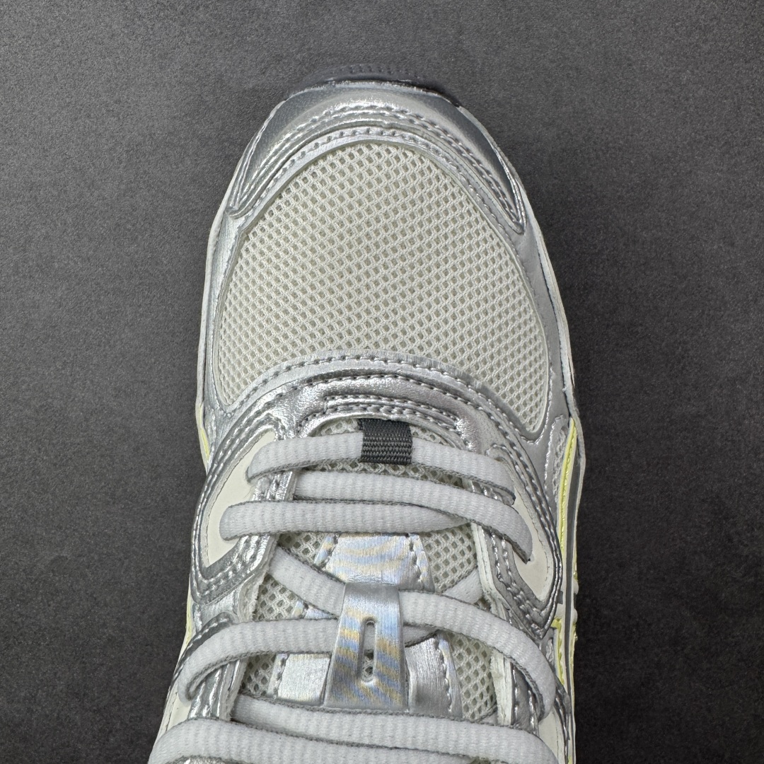 图片[8]-【公司级】Asics Gel-NYC复古单品 亚瑟士ASICSTIGER秋季新款休闲鞋 厚底街头运动休闲鞋 ASICS亚瑟士推出全新GEL-NYC，彰显纽约都市活力 这次的新系列融入了多个版本GEL的经典设计风格，广受好评。其设计灵感来源于GEL-NIMBUS 3,GEL-MC PLUS V 和 GEL-CUMULUS 16 这些往日经典鞋款。GEL-NYC使用GEL-CUMULUS 16鞋款的鞋楦设计,展现了独特的现代化美学。鞋底采用了轻质发泡材料,并在后跟和前掌处采用了ASICS亚瑟士核心科技——GEL缓震胶,赋予鞋款强大的缓冲性能,提供了更柔软舒适的穿着体验。而在原有设计的启发之上,此次鞋款采用更贴合当今潮流趋势的材料和创新技术,展现出纽约充满活力的都市精神。 尺码：36-45-选品中心