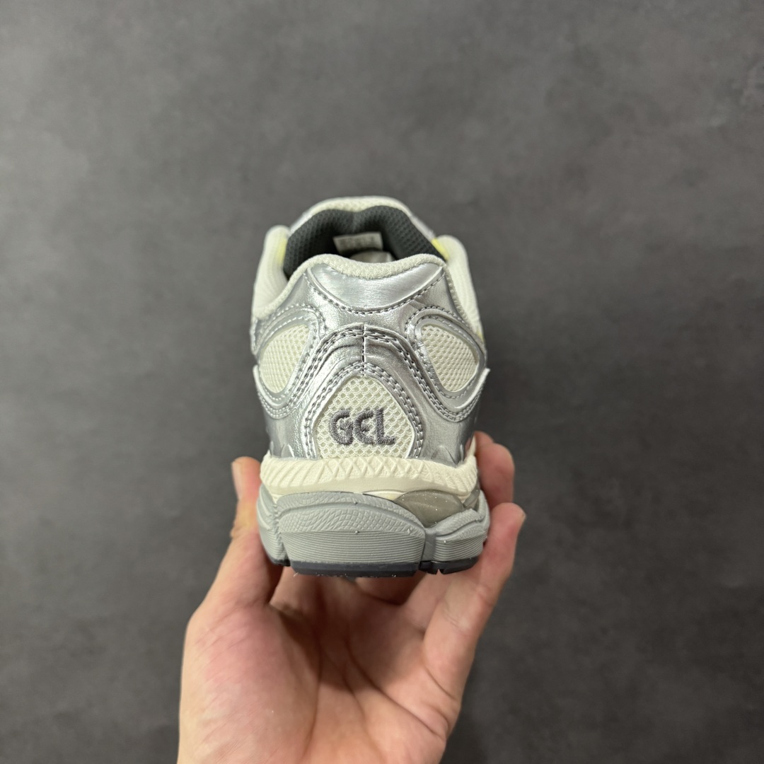 图片[4]-【公司级】Asics Gel-NYC复古单品 亚瑟士ASICSTIGER秋季新款休闲鞋 厚底街头运动休闲鞋 ASICS亚瑟士推出全新GEL-NYC，彰显纽约都市活力 这次的新系列融入了多个版本GEL的经典设计风格，广受好评。其设计灵感来源于GEL-NIMBUS 3,GEL-MC PLUS V 和 GEL-CUMULUS 16 这些往日经典鞋款。GEL-NYC使用GEL-CUMULUS 16鞋款的鞋楦设计,展现了独特的现代化美学。鞋底采用了轻质发泡材料,并在后跟和前掌处采用了ASICS亚瑟士核心科技——GEL缓震胶,赋予鞋款强大的缓冲性能,提供了更柔软舒适的穿着体验。而在原有设计的启发之上,此次鞋款采用更贴合当今潮流趋势的材料和创新技术,展现出纽约充满活力的都市精神。 尺码：36-45-选品中心