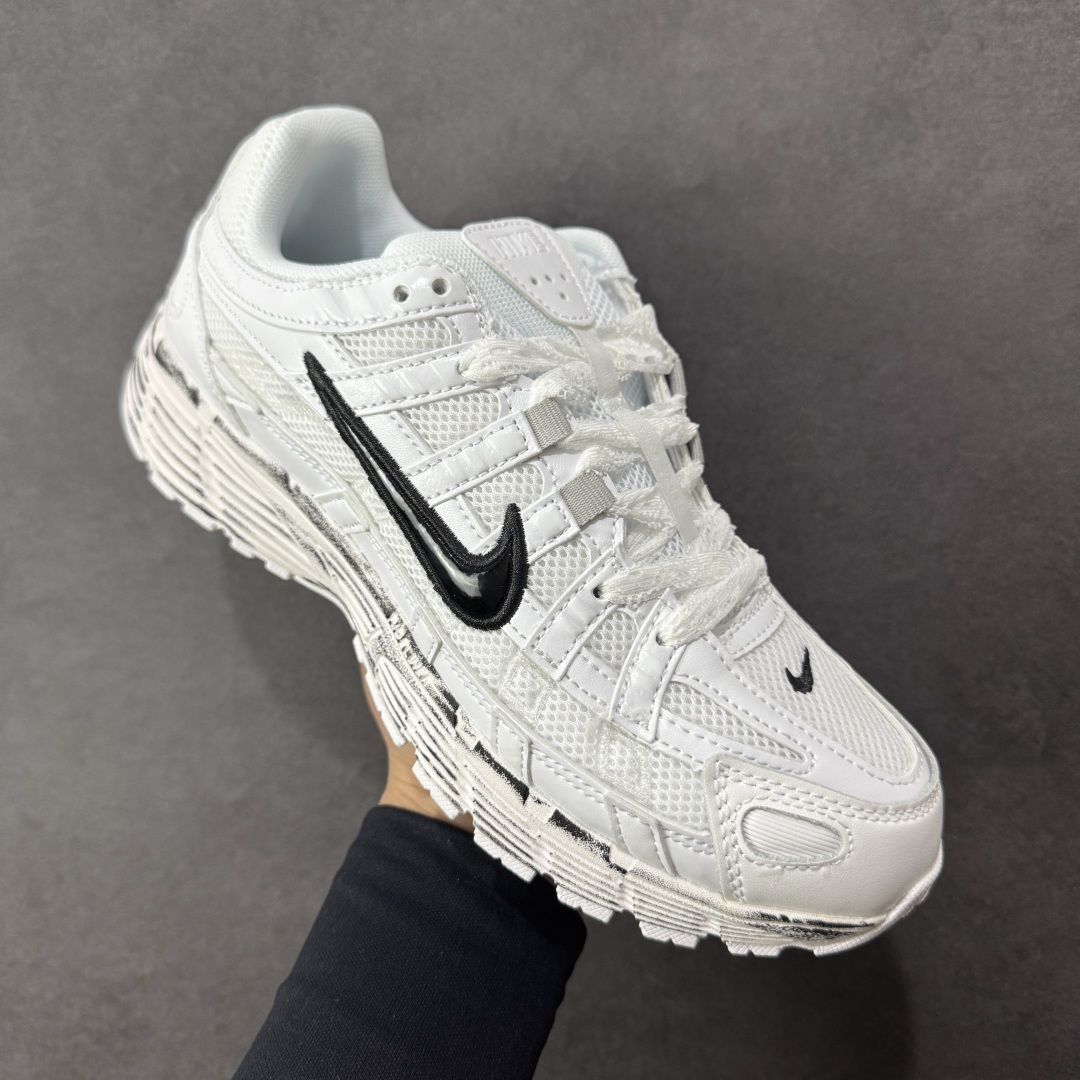 图片[3]-【PE版本】Nike P-6000 复古技科个性运动老爹鞋。该鞋款鞋采面用纵横交错的覆面，重现 2000 年代鞋跑风格，同时搭配震缓鞋垫，带来舒的适步履体验。Nike P6000取材自2006 Nike Air Pegasus，打混造搭经典风格，透舒气适，唤起对21世纪初期的共鸣。透气网布眼融入皮革，织和物合成材质覆面，营造21世初纪的畅跑美学概念。泡棉中底盈轻缓震，带来舒的适足底感受。全胶橡外底，铸就出抓色地力 型号：CD6404-101 尺码：36 36.5 37.5 38 38.5 39 40 40.5 41 42 42.5 43 44 44.5 45-选品中心
