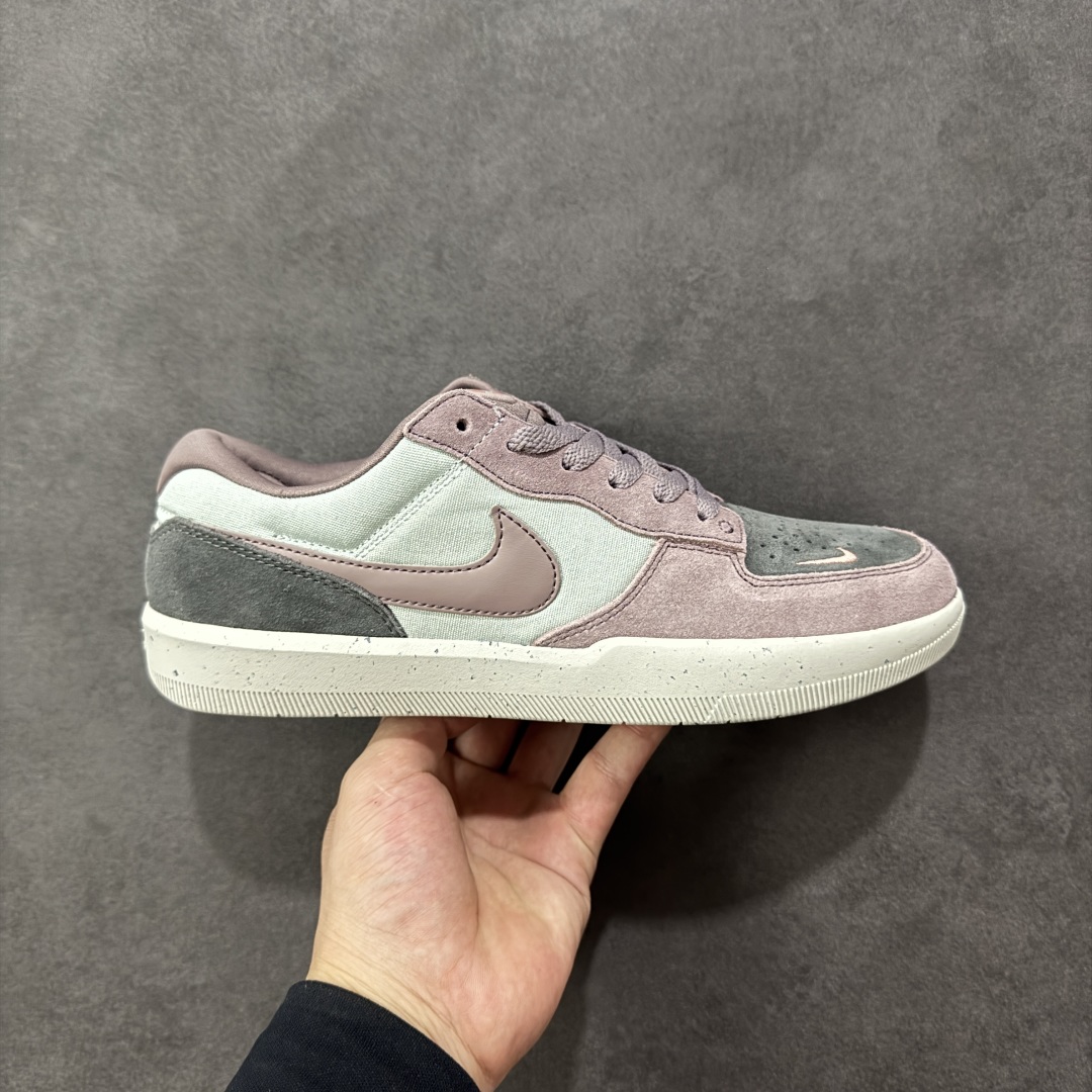【公司级】Nike SB Force 58 耐克 低帮休闲板鞋 是一款将前沿创新带入街头的单品 它具有硫化杯底 具有出色的耐用性和灵活性 使用帆布和绒面革 在饰面上放置通风口 货号:DV5477-010 尺码:35.5 36 36.5 37.5 38 38.5 39 40 40.5 41 42 42.5 43 44 45 尺码:35.5~45带半码 编码:HXSA210220-选品中心