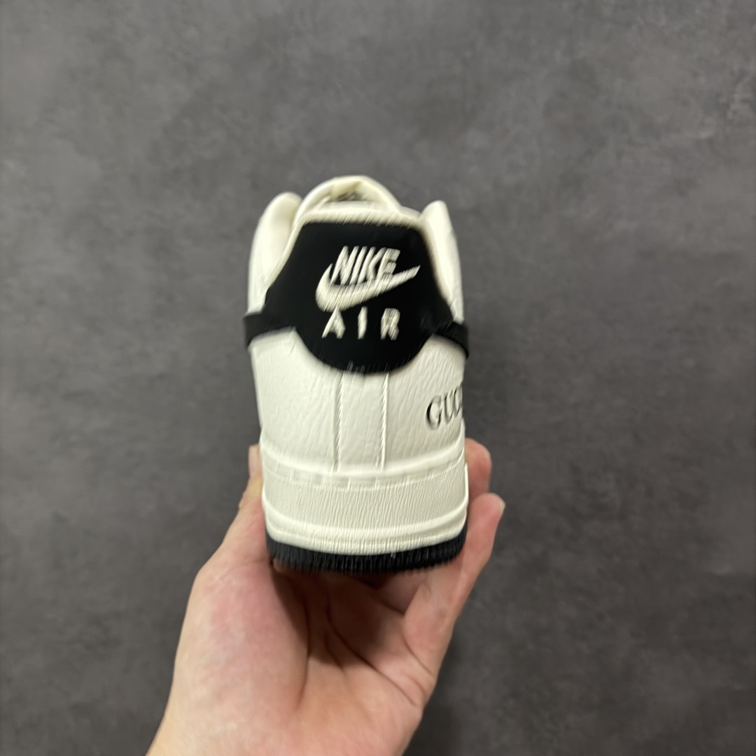 图片[4]-【定制版】NIke Air Force 1 \’07 Low × GUCCI 高端定制联名空军一号低帮 运动鞋 休闲鞋 折边针车 工艺难度大 原楦头原纸板 原装鞋盒 定制五金配件 内置全掌气垫 原厂鞋底 货号：YF9511-808 尺码：36 36.5 37.5 38 38.5 39 40 40.5 41 42 42.5 43 44 44.5 45 编码：HXSB310320-选品中心