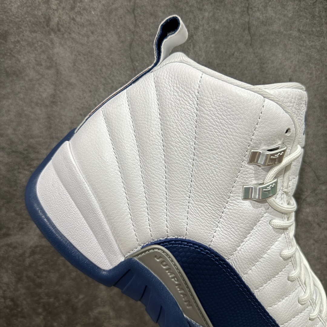 图片[7]-【X版纯原】Air Jordan AJ12 Retro 潮流 中帮 复古篮球鞋 白蓝 法国蓝 CT8013-114 原楦原纸板开发 原汁原味12代鞋型 进口原厂皮料 超软荔枝皮 质感满分 原厂碳板 原装材料 原厂定制金属扣 原厂电绣 支持与公司货全方位对比 只服务于5%懂鞋的高端客户 发国外可支持各种retail商店充正寄售 尺码：40 40.5 41 42 42.5 43 44 44.5 45 45.5 46 47.5-选品中心