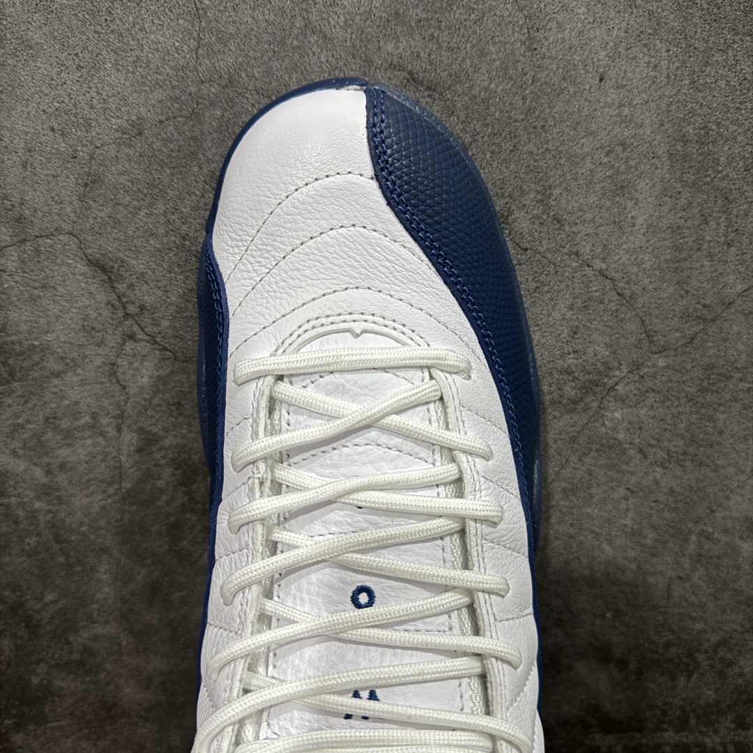 图片[5]-【X版纯原】Air Jordan AJ12 Retro 潮流 中帮 复古篮球鞋 白蓝 法国蓝 CT8013-114 原楦原纸板开发 原汁原味12代鞋型 进口原厂皮料 超软荔枝皮 质感满分 原厂碳板 原装材料 原厂定制金属扣 原厂电绣 支持与公司货全方位对比 只服务于5%懂鞋的高端客户 发国外可支持各种retail商店充正寄售 尺码：40 40.5 41 42 42.5 43 44 44.5 45 45.5 46 47.5-选品中心