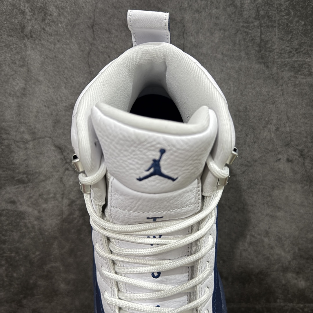 图片[8]-【X版纯原】Air Jordan AJ12 Retro 潮流 中帮 复古篮球鞋 白蓝 法国蓝 CT8013-114 原楦原纸板开发 原汁原味12代鞋型 进口原厂皮料 超软荔枝皮 质感满分 原厂碳板 原装材料 原厂定制金属扣 原厂电绣 支持与公司货全方位对比 只服务于5%懂鞋的高端客户 发国外可支持各种retail商店充正寄售 尺码：40 40.5 41 42 42.5 43 44 44.5 45 45.5 46 47.5-选品中心
