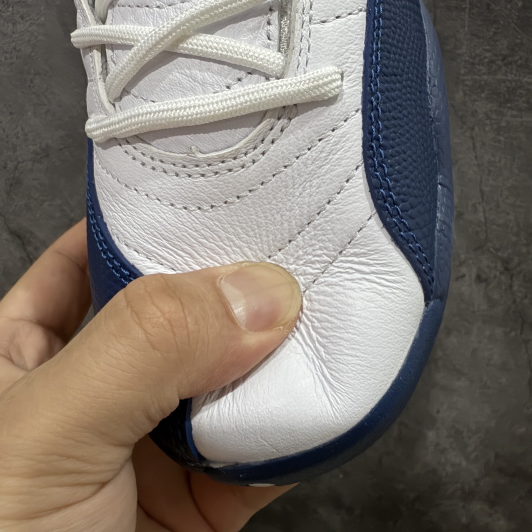 图片[5]-【X版纯原】Air Jordan AJ12 Retro 潮流 中帮 复古篮球鞋 白蓝 法国蓝 CT8013-114 原楦原纸板开发 原汁原味12代鞋型 进口原厂皮料 超软荔枝皮 质感满分 原厂碳板 原装材料 原厂定制金属扣 原厂电绣 支持与公司货全方位对比 只服务于5%懂鞋的高端客户 发国外可支持各种retail商店充正寄售 尺码：40 40.5 41 42 42.5 43 44 44.5 45 45.5 46 47.5-选品中心