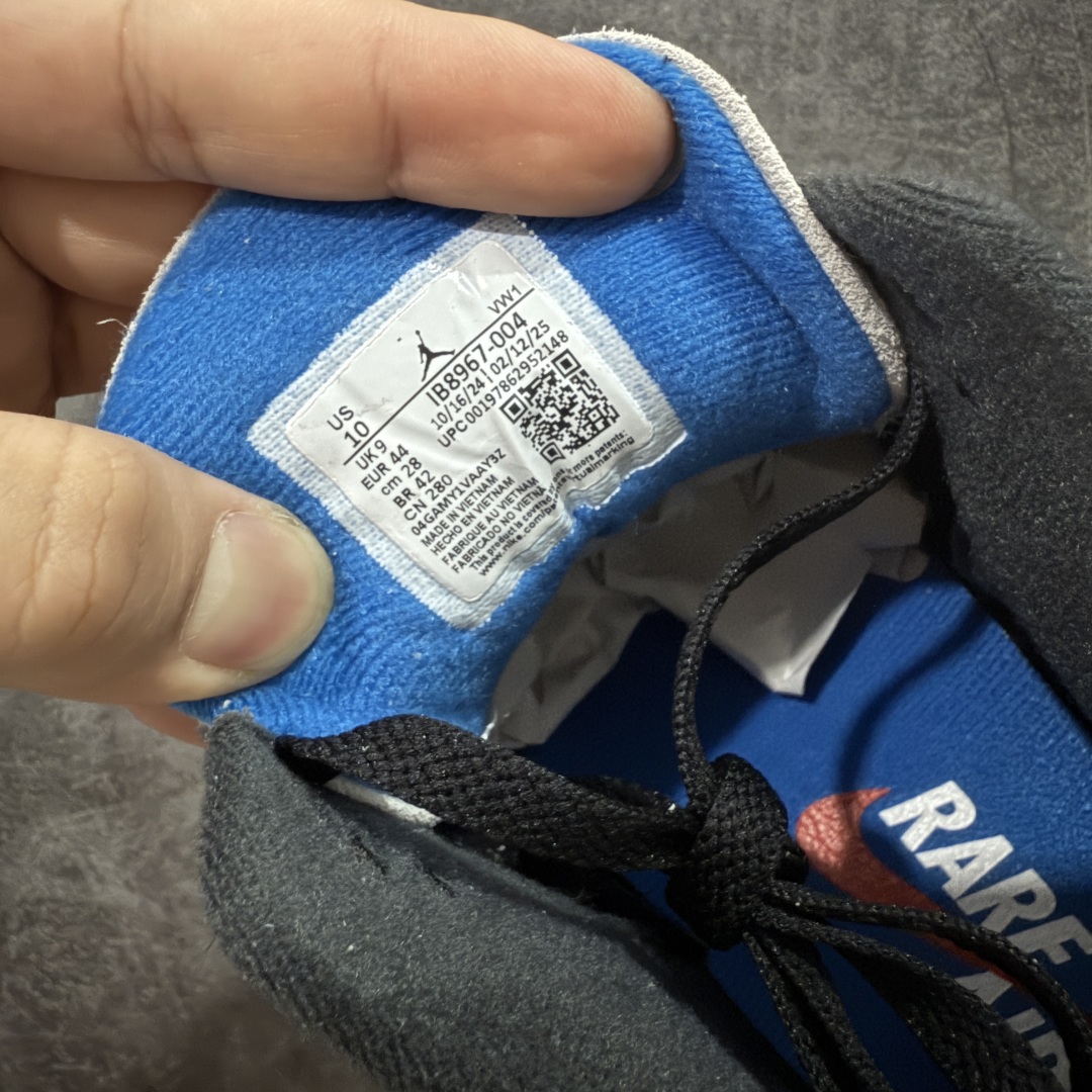 图片[6]-【纯原JS版本】 Air Jordan AJ3 Retro\’\’Rare Air\” AJ3 乔3小反勾 黑灰蓝 IB8967 004 全套原纸板楦头开发 原厂大底磨具加持立体防滑纹理 原装可视Air Sole气垫 原汁原味最完美的三代版型 唯一正确鞋头趴度弧度高度鞋身腰线 原厂TPU彩虹扎染后跟饰片 正确内里反口里网布 皮料菱角分明不变形无多余毛边 广东原厂zp同批次手工大底描漆拉丝 市场唯一原厂鞋扣模具 原厂织唛标 原厂飞人电绣工艺 尾指中部跳三针 独家绑鞋带手法 印刷中底布 四线拉帮 米色美纹纸贴合固定 进口港宝加持 后跟自然饱满 全鞋荧光划线卡点 追求极致完美 每一双都是工艺品 多重QC质检 超越公司货的品控标准 实实在在的免检产品 尺码： 39 40 40.5 41 42 42.5 43 44 44.5 45 46 47.5 48.5-选品中心