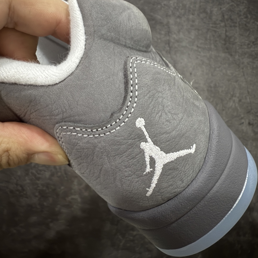 图片[2]-【外贸纯原】Air Jordan 5 \”Wolf Grey\” AJ5 乔5狼灰 DD0587-002 外贸大厂出品 匠心打造 原厂皮料原厂数据 全新纸板 模具打造 外贸 平台高端零售专供品质 品质毋庸置疑 一眼正品既视感 细节均已解码 尺码：40 40.5 41 42 42.5 43 44 44.5 45 46 47.5-选品中心