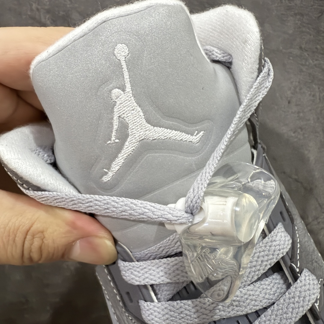 图片[6]-【外贸纯原】Air Jordan 5 \”Wolf Grey\” AJ5 乔5狼灰 DD0587-002 外贸大厂出品 匠心打造 原厂皮料原厂数据 全新纸板 模具打造 外贸 平台高端零售专供品质 品质毋庸置疑 一眼正品既视感 细节均已解码 尺码：40 40.5 41 42 42.5 43 44 44.5 45 46 47.5-选品中心