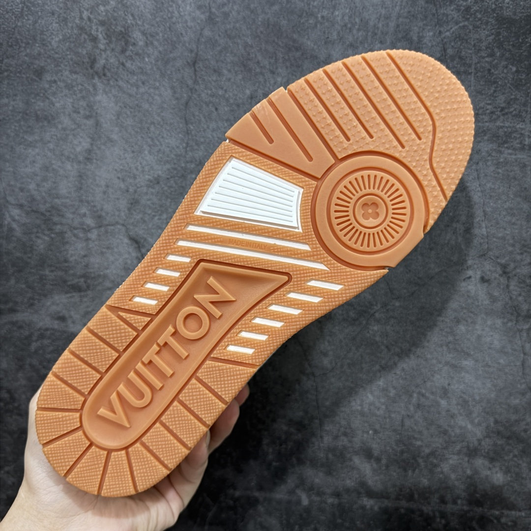 图片[9]-【HS纯原礼盒版】 LV Trainer系列高奢运动鞋 新款芯片顶级 潮人必备单品 同步ZP官网空胶工艺 鞋舌、挂饰均镶嵌NFC芯片感应装置 正确胶片断点式设计 中底正确还原原版油印字母比例 1：1原楦格板、楦头、刀磨全新升级！ 独家订制顶级压纹麂皮 原版开模TPU大底 质感原版一致 垫脚聚米微料加透气英伦网布 披靡市场任何版本！细节完美呈现！ 代购指定版本 全新升级最新双盒包装 扫码秒进官网！ 全套包装配件同比原版 尺码： 39-45-选品中心