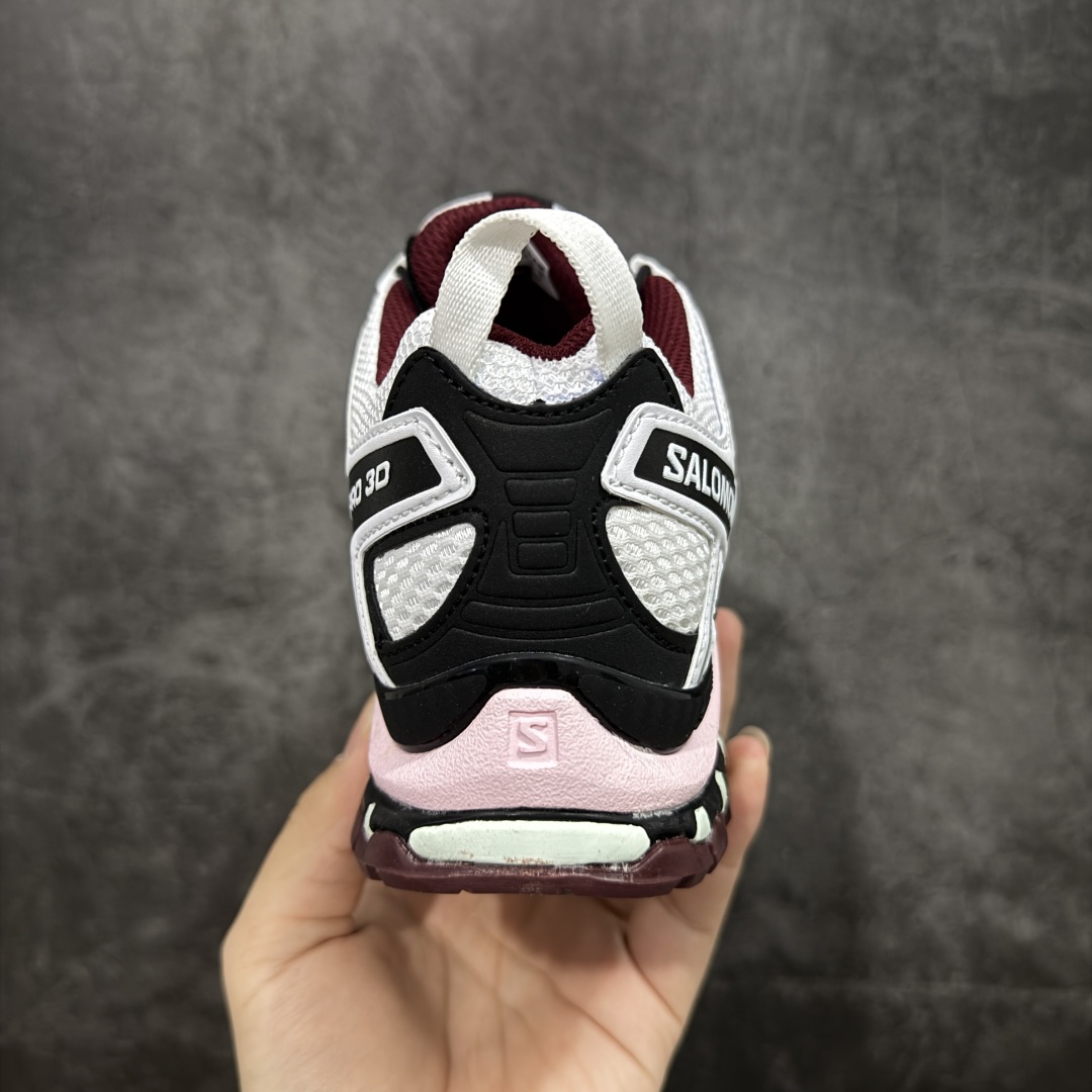 图片[4]-【w1版本】全新版本出货 纯原大厂出品 萨洛蒙 Salomon XA PRO 3D 户外轻便机能鞋 478676 纯原外贸平台特供订单 耗时半年巨作 全套原纸板楦头开发 原厂特供网布配套加持 确保原汁原味 完美呈现版型 原档数据独家私模五层组合大底 男女鞋同步官方开发至46.5 原装Ortholite轻量化鞋垫 中底布带钢印编号 原厂TPU锁扣 进口港宝加持 后跟自然饱满 还原公司包裹性 鞋面以“锯齿”状的包裹系统呈现 在基色底之下加入了各种色点缀 将公司的最新技术和时尚前卫的造型融入耐用的长跑款式中 鞋面由 TPU 薄膜制成 并焊接在高耐磨网眼上 使其既时尚又坚固 由 ACS底盘支撑 可增强稳定性和支撑力 以及由橡胶凸耳 Contragrip外底覆盖的 EVA 缓冲中底 旨在应对崎岖的地形 鞋舌上的彩色Salomon 标签、Quicklace 系统以及鞋头、鞋舌和鞋跟上的附加品牌使细节更加完美 让穿着者可以轻松驾驭户外与通勤下的任何运动生活场景 无缝鞋身户外随意纵横 颜值与脚感兼备 出街通勤 绝对非常吸睛 你值得拥有 尺码：36 36.5 37 38 38.5 39 40-选品中心