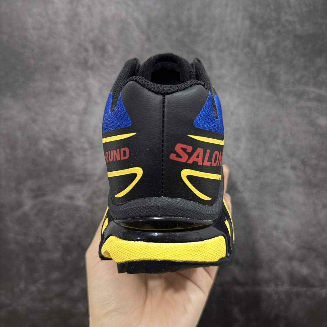 图片[4]-【绿X版】JJJJound x SALOMON萨洛蒙 XT-6 舒适百搭 耐磨透气支撑 低帮 户外功能鞋 男女同款 蓝黄 491304 顶级原盒配置 外机能登山跑鞋 纯原外贸平台特供订单 耗时半年巨作 全套原纸板楦头开发 原厂特供网布配套加持 确保原汁原味 完美呈现版型 原档数据独家私模五层组合大底 男女鞋同步官方开发至46.5 原装Ortholite轻量化鞋垫 中底布带钢印编号 原厂TPU锁扣 进口港宝加持 后跟自然饱满 还原公司包裹性 鞋面以“锯齿”状的包裹系统呈现 在基色底之下加入了各种色点缀 将公司的最新技术和时尚前卫的造型融入耐用的长跑款式中 鞋面由 TPU 薄膜制成 并焊接在高耐磨网眼上 使其既时尚又坚固 由 ACS底盘支撑 可增强稳定性和支撑力 以及由橡胶凸耳 Contragrip外底覆盖的 EVA 缓冲中底 旨在应对崎岖的地形 鞋舌上的彩色Salomon 标签、Quicklace 系统以及鞋头、鞋舌和鞋跟上的附加品牌使细节更加完美 让穿着者可以轻松驾驭户外与通勤下的任何运动生活场景 无缝鞋身户外随意纵横 颜值与脚感兼备 出街通勤 绝对非常吸睛 你值得拥有 尺码：36 36.5 37.5 38 38.5 39 40 40.5 41 42 42.5 43 44 44.5 45 46 46.5-选品中心