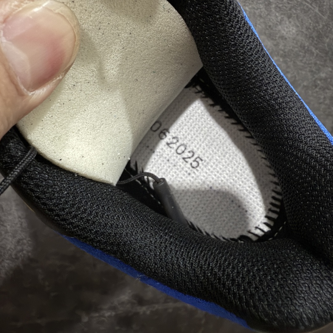 图片[8]-【绿X版】JJJJound x SALOMON萨洛蒙 XT-6 舒适百搭 耐磨透气支撑 低帮 户外功能鞋 男女同款 蓝黄 491304 顶级原盒配置 外机能登山跑鞋 纯原外贸平台特供订单 耗时半年巨作 全套原纸板楦头开发 原厂特供网布配套加持 确保原汁原味 完美呈现版型 原档数据独家私模五层组合大底 男女鞋同步官方开发至46.5 原装Ortholite轻量化鞋垫 中底布带钢印编号 原厂TPU锁扣 进口港宝加持 后跟自然饱满 还原公司包裹性 鞋面以“锯齿”状的包裹系统呈现 在基色底之下加入了各种色点缀 将公司的最新技术和时尚前卫的造型融入耐用的长跑款式中 鞋面由 TPU 薄膜制成 并焊接在高耐磨网眼上 使其既时尚又坚固 由 ACS底盘支撑 可增强稳定性和支撑力 以及由橡胶凸耳 Contragrip外底覆盖的 EVA 缓冲中底 旨在应对崎岖的地形 鞋舌上的彩色Salomon 标签、Quicklace 系统以及鞋头、鞋舌和鞋跟上的附加品牌使细节更加完美 让穿着者可以轻松驾驭户外与通勤下的任何运动生活场景 无缝鞋身户外随意纵横 颜值与脚感兼备 出街通勤 绝对非常吸睛 你值得拥有 尺码：36 36.5 37.5 38 38.5 39 40 40.5 41 42 42.5 43 44 44.5 45 46 46.5-选品中心