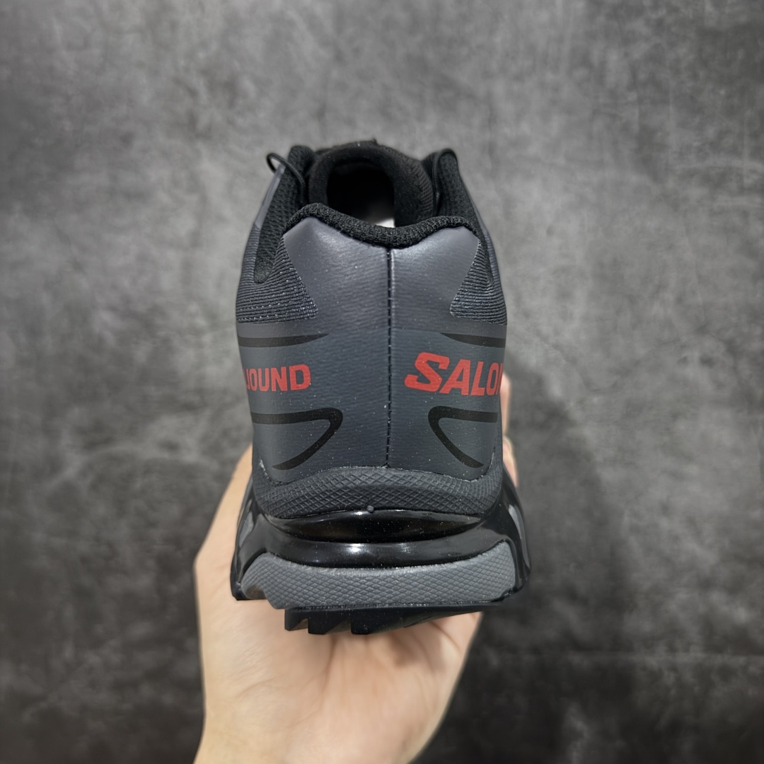 图片[4]-【绿X版】JJJJound x SALOMON萨洛蒙 XT-6 舒适百搭 耐磨透气支撑 低帮 户外功能鞋 男女同款 灰红色 491303 顶级原盒配置 外机能登山跑鞋 纯原外贸平台特供订单 耗时半年巨作 全套原纸板楦头开发 原厂特供网布配套加持 确保原汁原味 完美呈现版型 原档数据独家私模五层组合大底 男女鞋同步官方开发至46.5 原装Ortholite轻量化鞋垫 中底布带钢印编号 原厂TPU锁扣 进口港宝加持 后跟自然饱满 还原公司包裹性 鞋面以“锯齿”状的包裹系统呈现 在基色底之下加入了各种色点缀 将公司的最新技术和时尚前卫的造型融入耐用的长跑款式中 鞋面由 TPU 薄膜制成 并焊接在高耐磨网眼上 使其既时尚又坚固 由 ACS底盘支撑 可增强稳定性和支撑力 以及由橡胶凸耳 Contragrip外底覆盖的 EVA 缓冲中底 旨在应对崎岖的地形 鞋舌上的彩色Salomon 标签、Quicklace 系统以及鞋头、鞋舌和鞋跟上的附加品牌使细节更加完美 让穿着者可以轻松驾驭户外与通勤下的任何运动生活场景 无缝鞋身户外随意纵横 颜值与脚感兼备 出街通勤 绝对非常吸睛 你值得拥有 尺码：36 36.5 37.5 38 38.5 39 40 40.5 41 42 42.5 43 44 44.5 45 46 46.5-选品中心