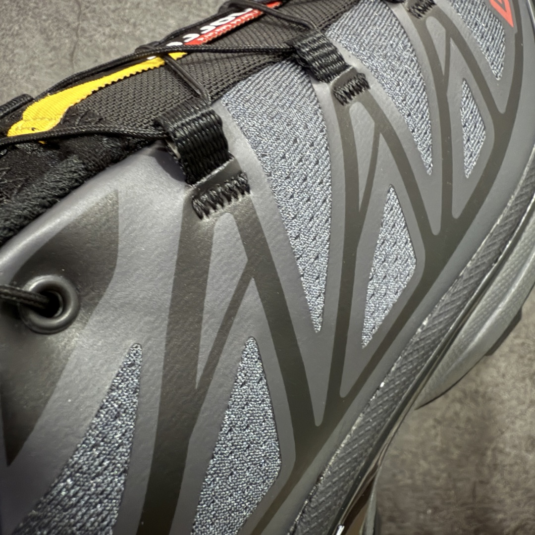 图片[4]-【绿X版】JJJJound x SALOMON萨洛蒙 XT-6 舒适百搭 耐磨透气支撑 低帮 户外功能鞋 男女同款 灰红色 491303 顶级原盒配置 外机能登山跑鞋 纯原外贸平台特供订单 耗时半年巨作 全套原纸板楦头开发 原厂特供网布配套加持 确保原汁原味 完美呈现版型 原档数据独家私模五层组合大底 男女鞋同步官方开发至46.5 原装Ortholite轻量化鞋垫 中底布带钢印编号 原厂TPU锁扣 进口港宝加持 后跟自然饱满 还原公司包裹性 鞋面以“锯齿”状的包裹系统呈现 在基色底之下加入了各种色点缀 将公司的最新技术和时尚前卫的造型融入耐用的长跑款式中 鞋面由 TPU 薄膜制成 并焊接在高耐磨网眼上 使其既时尚又坚固 由 ACS底盘支撑 可增强稳定性和支撑力 以及由橡胶凸耳 Contragrip外底覆盖的 EVA 缓冲中底 旨在应对崎岖的地形 鞋舌上的彩色Salomon 标签、Quicklace 系统以及鞋头、鞋舌和鞋跟上的附加品牌使细节更加完美 让穿着者可以轻松驾驭户外与通勤下的任何运动生活场景 无缝鞋身户外随意纵横 颜值与脚感兼备 出街通勤 绝对非常吸睛 你值得拥有 尺码：36 36.5 37.5 38 38.5 39 40 40.5 41 42 42.5 43 44 44.5 45 46 46.5-选品中心