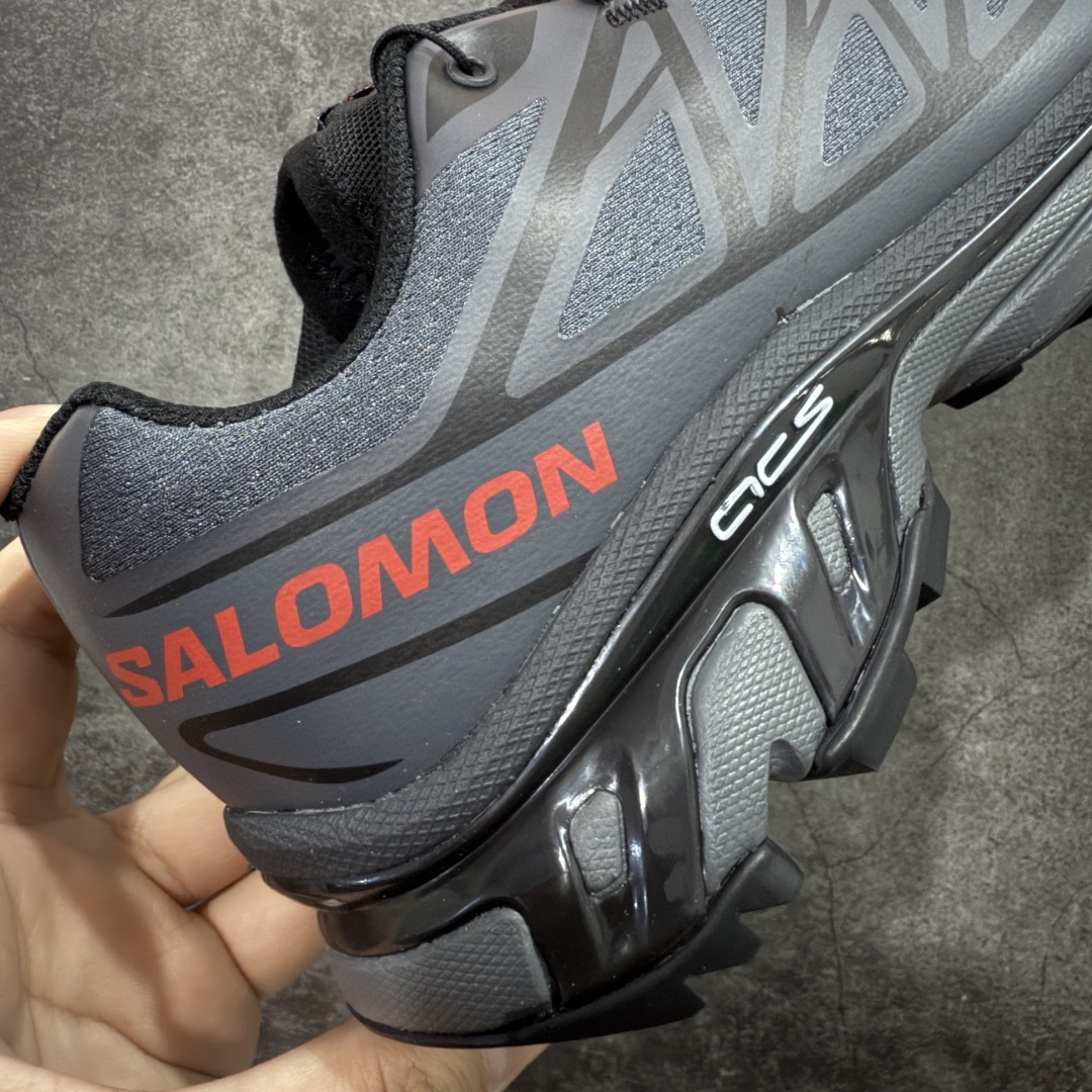 图片[3]-【绿X版】JJJJound x SALOMON萨洛蒙 XT-6 舒适百搭 耐磨透气支撑 低帮 户外功能鞋 男女同款 灰红色 491303 顶级原盒配置 外机能登山跑鞋 纯原外贸平台特供订单 耗时半年巨作 全套原纸板楦头开发 原厂特供网布配套加持 确保原汁原味 完美呈现版型 原档数据独家私模五层组合大底 男女鞋同步官方开发至46.5 原装Ortholite轻量化鞋垫 中底布带钢印编号 原厂TPU锁扣 进口港宝加持 后跟自然饱满 还原公司包裹性 鞋面以“锯齿”状的包裹系统呈现 在基色底之下加入了各种色点缀 将公司的最新技术和时尚前卫的造型融入耐用的长跑款式中 鞋面由 TPU 薄膜制成 并焊接在高耐磨网眼上 使其既时尚又坚固 由 ACS底盘支撑 可增强稳定性和支撑力 以及由橡胶凸耳 Contragrip外底覆盖的 EVA 缓冲中底 旨在应对崎岖的地形 鞋舌上的彩色Salomon 标签、Quicklace 系统以及鞋头、鞋舌和鞋跟上的附加品牌使细节更加完美 让穿着者可以轻松驾驭户外与通勤下的任何运动生活场景 无缝鞋身户外随意纵横 颜值与脚感兼备 出街通勤 绝对非常吸睛 你值得拥有 尺码：36 36.5 37.5 38 38.5 39 40 40.5 41 42 42.5 43 44 44.5 45 46 46.5-选品中心