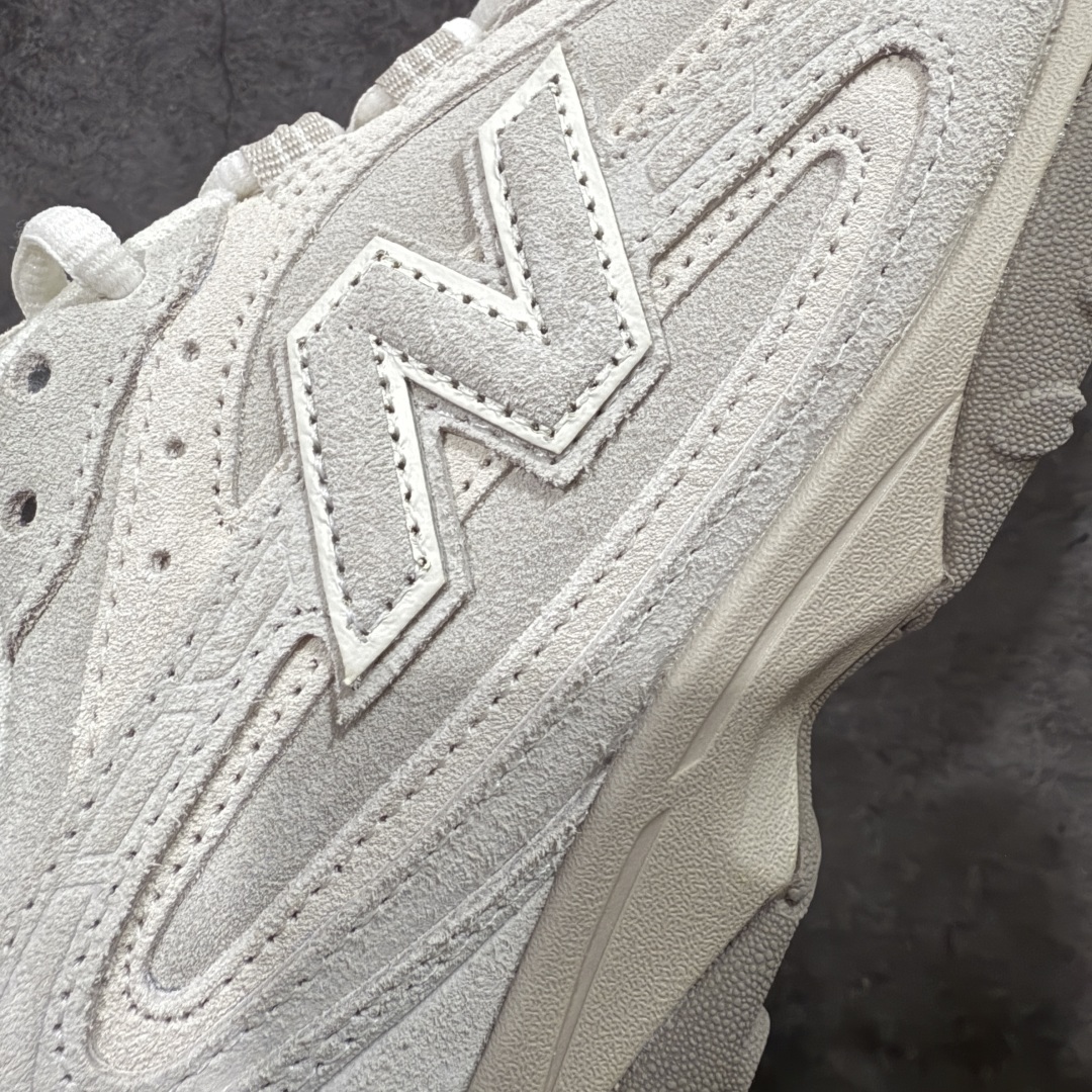 图片[4]-【纯原M版】New Balance NB204L 薄底鞋 薄底皮质鞋带德训miu系 减震耐磨包裹性支撑轻便 低帮 生活休闲鞋 男女同款 白银绿 区别市面先行通货版本 市场唯一正确咖色 原材料打造 鞋身搭载EVA科技组合中底 附赠三副鞋带 适用多元穿搭场合为户外出行提供舒适长远的穿搭体验 货号：U204LMMC 尺码：36-44.5-选品中心