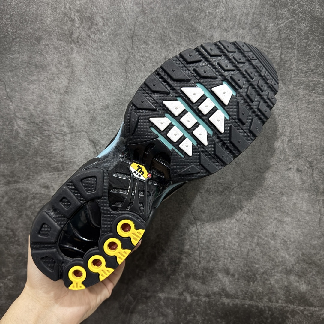 图片[9]-【Max纯原版】Nike Air Max Plus TN气垫系列跑鞋 全新一比一高端版本 真正的市场T1品质 更多配色陆续出货 真正的用心研发 一点一点抠出来的 品质 品控细节 随便闭眼对比市场任何版本 全套原纸板楦头开发 完美呈现版型 工艺流程均与原鞋保持一致 Turned Air 中底缓震技术 鞋面弧度与大底弧度一致 鞋头正确TPU材质 鞋面高频TPU材质1.0厚度 原鞋一致层次感 超越公司货的品控标准 多道QC质检 货号：CV8838-400 尺码：36 36.5 37.5 38 38.5 39 40 40.5 41 42 42.5 43 44 44.5 45 46-选品中心