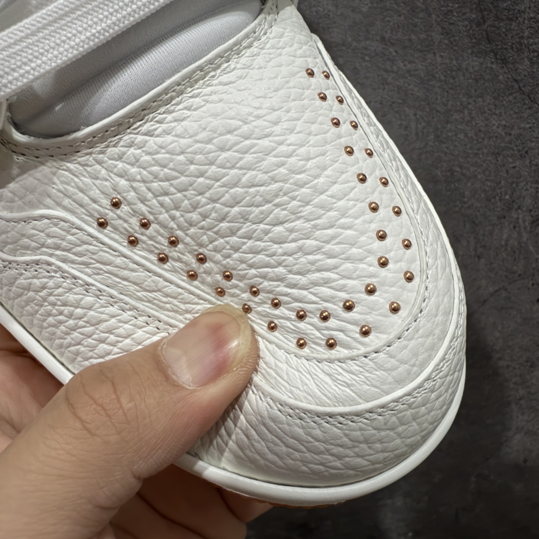 图片[5]-【专柜版/海淘代购版】 现货当天可取 LV Trainer系列高奢运动鞋 铆钉白绿 新款芯片顶级 潮人必备单品 同步ZP官网空胶工艺 鞋舌、挂饰均镶嵌NFC芯片感应装置 正确胶片断点式设计 中底正确还原原版油印字母比例 1：1原楦格板、楦头、刀磨全新升级！ 独家订制顶级压纹麂皮 原版开模TPU大底 质感原版一致 垫脚聚米微料加透气英伦网布 披靡市场任何版本！细节完美呈现！ 代购指定版本 全新升级最新双盒包装 扫码秒进官网！ 全套包装配件同比原版 尺码： 38-46-选品中心