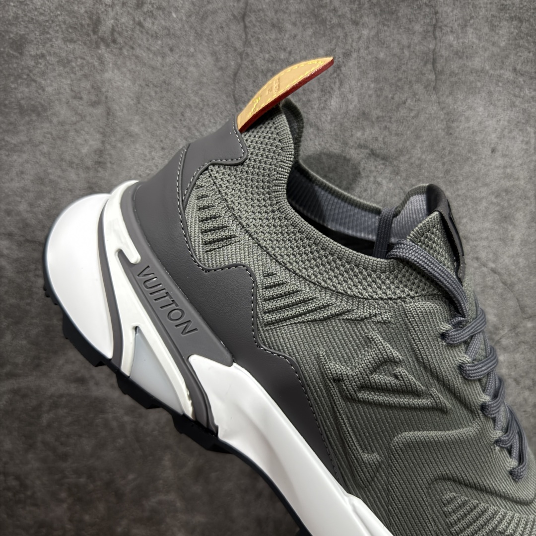 图片[7]-【莞产礼盒版】Louis Vuitton LV Runner Tatic Sneaker 系列 厚底 休闲 运动鞋 跑鞋 原版购入开发 做货 本款 Runner Tatic 运动鞋融合飞织面料材质，演绎传统登山鞋的灵感启发。 字母抒写于一侧，标识，轻盈耐磨的橡胶外底完善整体配送精美包装 面料： 原版进口定制飞织面料 ■内里：原版定制透气网里 ■鞋底：原版开模防滑橡胶组合材质 ■底厚： 4CM 尺码：男款38-46-选品中心