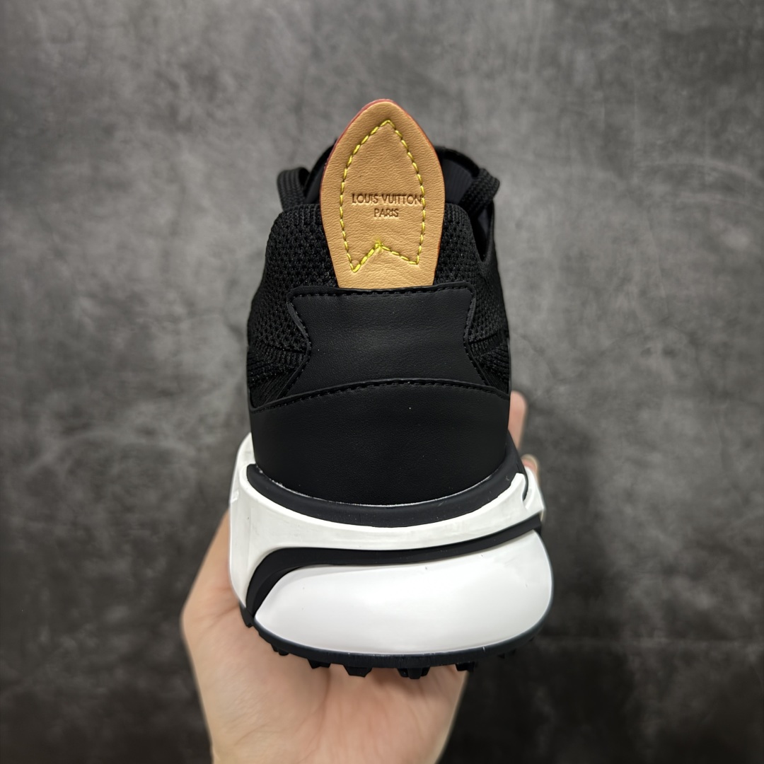 图片[4]-【莞产礼盒版】Louis Vuitton LV Runner Tatic Sneaker 系列 厚底 休闲 运动鞋 跑鞋 原版购入开发 做货 本款 Runner Tatic 运动鞋融合飞织面料材质，演绎传统登山鞋的灵感启发。 字母抒写于一侧，标识，轻盈耐磨的橡胶外底完善整体配送精美包装 面料： 原版进口定制飞织面料 ■内里：原版定制透气网里 ■鞋底：原版开模防滑橡胶组合材质 ■底厚： 4CM 尺码：男款38-46-选品中心