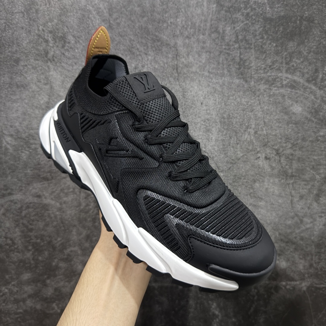 图片[3]-【莞产礼盒版】Louis Vuitton LV Runner Tatic Sneaker 系列 厚底 休闲 运动鞋 跑鞋 原版购入开发 做货 本款 Runner Tatic 运动鞋融合飞织面料材质，演绎传统登山鞋的灵感启发。 字母抒写于一侧，标识，轻盈耐磨的橡胶外底完善整体配送精美包装 面料： 原版进口定制飞织面料 ■内里：原版定制透气网里 ■鞋底：原版开模防滑橡胶组合材质 ■底厚： 4CM 尺码：男款38-46-选品中心