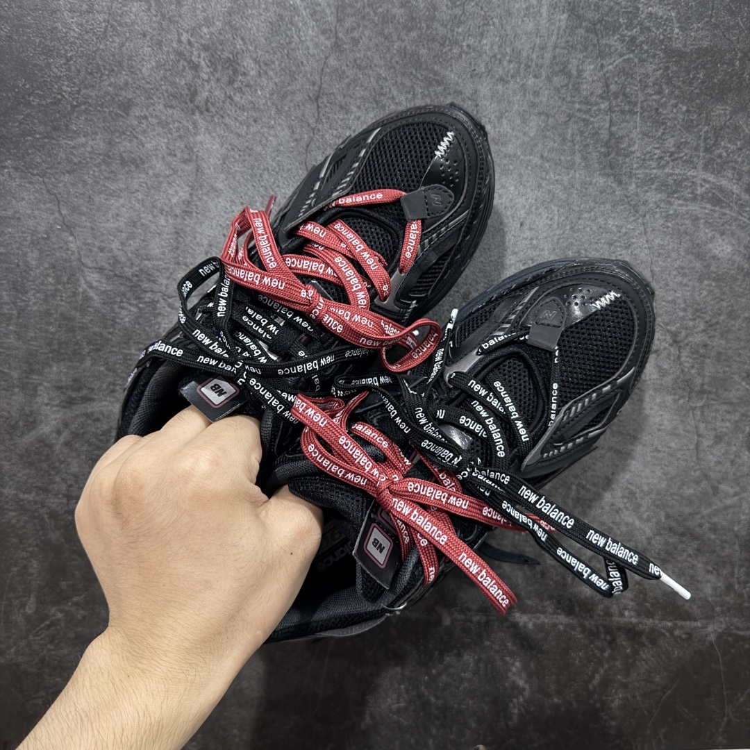 图片[3]-【纯原K版】新百伦New Balance M1906AR系列低帮复古老爹风休闲运动慢跑鞋 M1906AF 双绑带版本（另附一副原版鞋带） 全新大厂出品 市场第一梯队品质 绝对秒杀市场货 完美版型 正确组合大底 区别市场刷漆底版本 全套原楦原纸板原厂数据开发 进口三明治网面 原装进口皮料正确卡色 正确中底拉帮中底网布细节 原厂标裁 带紫光防伪 定制后跟透明水晶模块 冲裁组合 大底贴合程度胶水上色把控完美 整洁度挑战全网艺术家 多道序QC把关品质完善 匠心打造 耗时多月开发完成 工艺极其复杂难度可想而知 新开独立私模大底 正确六层组合大底 高端零售专供产物 尺码：36 37 37.5 38 38.5 39 40 40.5 41 42 42.5 43 44 45 46-选品中心