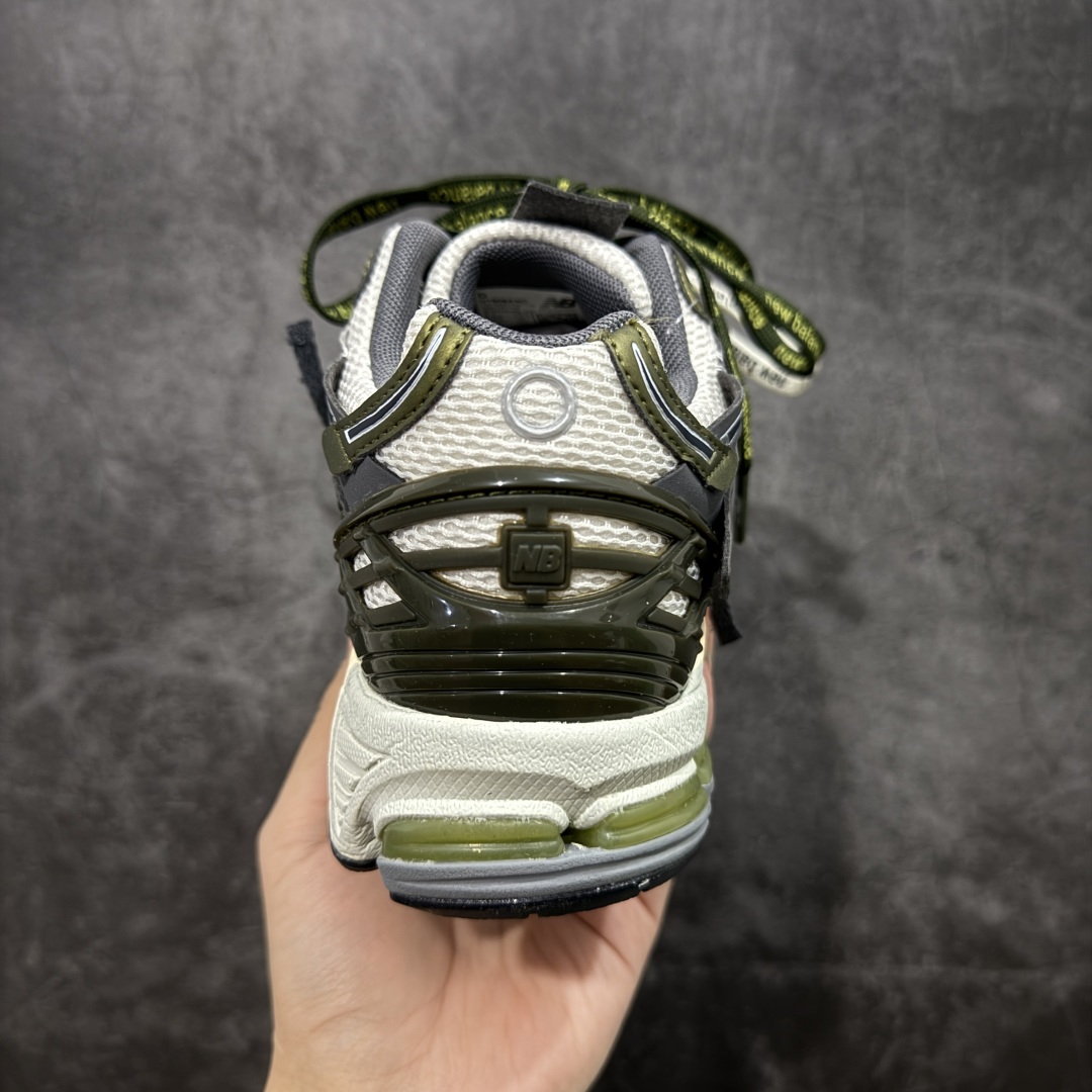 图片[4]-【纯原K版】新百伦New Balance M1906AR系列低帮复古老爹风休闲运动慢跑鞋 U1906ANC 双绑带版本（另附一副原版鞋带） 全新大厂出品 市场第一梯队品质 绝对秒杀市场货 完美版型 正确组合大底 区别市场刷漆底版本 全套原楦原纸板原厂数据开发 进口三明治网面 原装进口皮料正确卡色 正确中底拉帮中底网布细节 原厂标裁 带紫光防伪 定制后跟透明水晶模块 冲裁组合 大底贴合程度胶水上色把控完美 整洁度挑战全网艺术家 多道序QC把关品质完善 匠心打造 耗时多月开发完成 工艺极其复杂难度可想而知 新开独立私模大底 正确六层组合大底 高端零售专供产物 尺码：36 37 37.5 38 38.5 39 40 40.5 41 42 42.5 43 44 45 46-选品中心