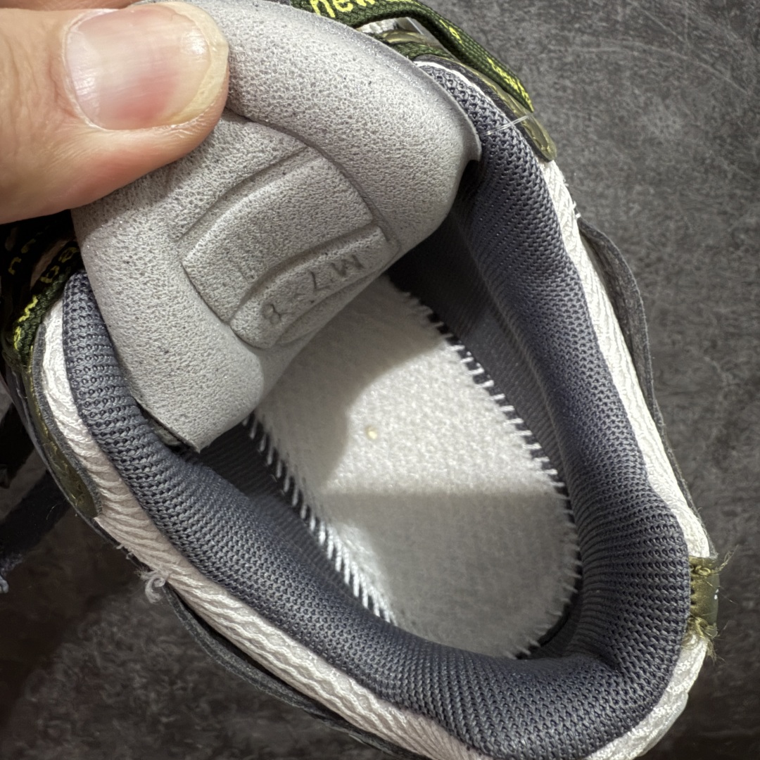 图片[8]-【纯原K版】新百伦New Balance M1906AR系列低帮复古老爹风休闲运动慢跑鞋 U1906ANC 双绑带版本（另附一副原版鞋带） 全新大厂出品 市场第一梯队品质 绝对秒杀市场货 完美版型 正确组合大底 区别市场刷漆底版本 全套原楦原纸板原厂数据开发 进口三明治网面 原装进口皮料正确卡色 正确中底拉帮中底网布细节 原厂标裁 带紫光防伪 定制后跟透明水晶模块 冲裁组合 大底贴合程度胶水上色把控完美 整洁度挑战全网艺术家 多道序QC把关品质完善 匠心打造 耗时多月开发完成 工艺极其复杂难度可想而知 新开独立私模大底 正确六层组合大底 高端零售专供产物 尺码：36 37 37.5 38 38.5 39 40 40.5 41 42 42.5 43 44 45 46-选品中心