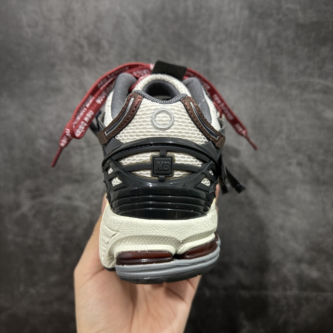 图片[4]-【纯原K版】新百伦New Balance M1906AR系列低帮复古老爹风休闲运动慢跑鞋 M1906AR 双绑带版本（另附一副原版鞋带） 全新大厂出品 市场第一梯队品质 绝对秒杀市场货 完美版型 正确组合大底 区别市场刷漆底版本 全套原楦原纸板原厂数据开发 进口三明治网面 原装进口皮料正确卡色 正确中底拉帮中底网布细节 原厂标裁 带紫光防伪 定制后跟透明水晶模块 冲裁组合 大底贴合程度胶水上色把控完美 整洁度挑战全网艺术家 多道序QC把关品质完善 匠心打造 耗时多月开发完成 工艺极其复杂难度可想而知 新开独立私模大底 正确六层组合大底 高端零售专供产物 尺码：36 37 37.5 38 38.5 39 40 40.5 41 42 42.5 43 44 45 46-选品中心