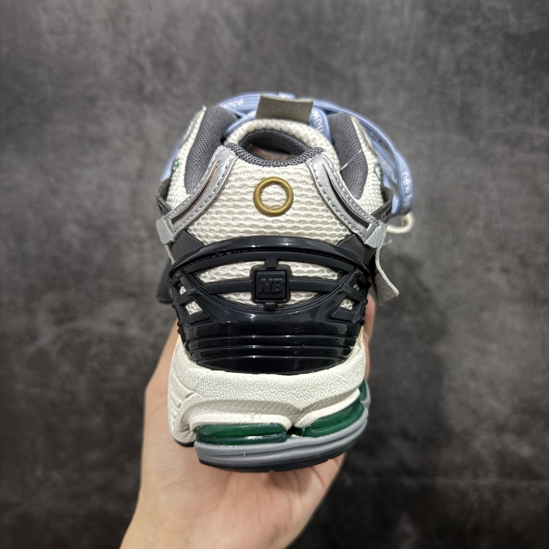 图片[4]-【纯原K版】新百伦New Balance M1906AR系列低帮复古老爹风休闲运动慢跑鞋 M1906AD 双绑带版本（另附一副原版鞋带） 全新大厂出品 市场第一梯队品质 绝对秒杀市场货 完美版型 正确组合大底 区别市场刷漆底版本 全套原楦原纸板原厂数据开发 进口三明治网面 原装进口皮料正确卡色 正确中底拉帮中底网布细节 原厂标裁 带紫光防伪 定制后跟透明水晶模块 冲裁组合 大底贴合程度胶水上色把控完美 整洁度挑战全网艺术家 多道序QC把关品质完善 匠心打造 耗时多月开发完成 工艺极其复杂难度可想而知 新开独立私模大底 正确六层组合大底 高端零售专供产物 尺码：36 37 37.5 38 38.5 39 40 40.5 41 42 42.5 43 44 45 46-选品中心