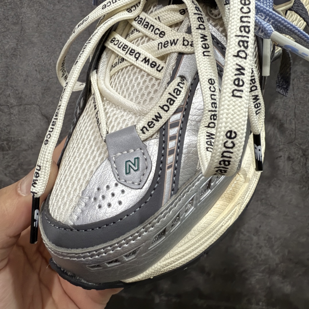 图片[5]-【纯原K版】新百伦New Balance M1906AR系列低帮复古老爹风休闲运动慢跑鞋 M1906AD 双绑带版本（另附一副原版鞋带） 全新大厂出品 市场第一梯队品质 绝对秒杀市场货 完美版型 正确组合大底 区别市场刷漆底版本 全套原楦原纸板原厂数据开发 进口三明治网面 原装进口皮料正确卡色 正确中底拉帮中底网布细节 原厂标裁 带紫光防伪 定制后跟透明水晶模块 冲裁组合 大底贴合程度胶水上色把控完美 整洁度挑战全网艺术家 多道序QC把关品质完善 匠心打造 耗时多月开发完成 工艺极其复杂难度可想而知 新开独立私模大底 正确六层组合大底 高端零售专供产物 尺码：36 37 37.5 38 38.5 39 40 40.5 41 42 42.5 43 44 45 46-选品中心