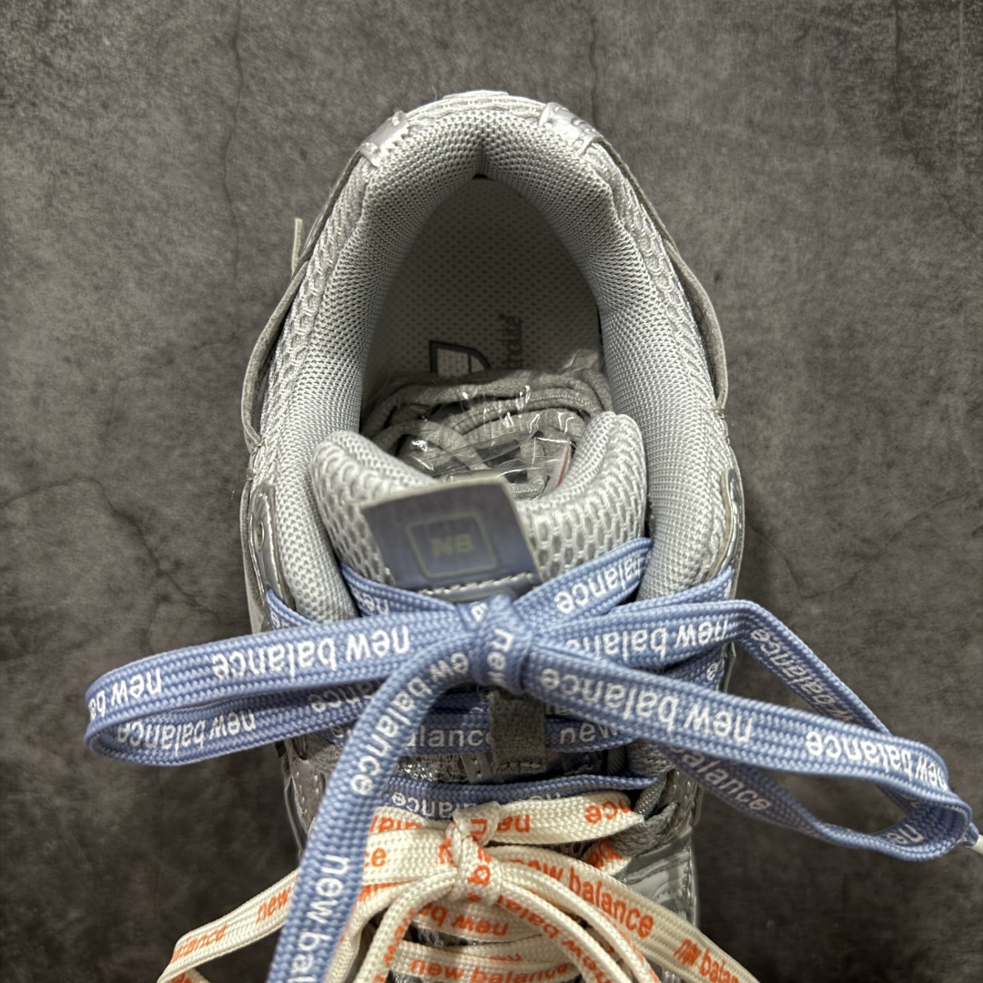 图片[8]-【纯原K版】新百伦New Balance M1906AR系列低帮复古老爹风休闲运动慢跑鞋 M1906AG 双绑带版本（另附一副原版鞋带） 全新大厂出品 市场第一梯队品质 绝对秒杀市场货 完美版型 正确组合大底 区别市场刷漆底版本 全套原楦原纸板原厂数据开发 进口三明治网面 原装进口皮料正确卡色 正确中底拉帮中底网布细节 原厂标裁 带紫光防伪 定制后跟透明水晶模块 冲裁组合 大底贴合程度胶水上色把控完美 整洁度挑战全网艺术家 多道序QC把关品质完善 匠心打造 耗时多月开发完成 工艺极其复杂难度可想而知 新开独立私模大底 正确六层组合大底 高端零售专供产物 尺码：36 37 37.5 38 38.5 39 40 40.5 41 42 42.5 43 44 45 46-选品中心