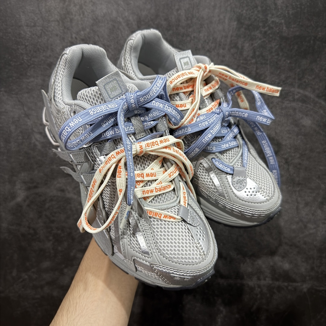 【纯原K版】新百伦New Balance M1906AR系列低帮复古老爹风休闲运动慢跑鞋 M1906AG 双绑带版本(另附一副原版鞋带) 全新大厂出品 市场第一梯队品质 绝对秒杀市场货 完美版型 正确组合大底 区别市场刷漆底版本 全套原楦原纸板原厂数据开发 进口三明治网面 原装进口皮料正确卡色 正确中底拉帮中底网布细节 原厂标裁 带紫光防伪 定制后跟透明水晶模块 冲裁组合 大底贴合程度胶水上色把控完美 整洁度挑战全网艺术家 多道序QC把关品质完善 匠心打造 耗时多月开发完成 工艺极其复杂难度可想而知 新开独立私模大底 正确六层组合大底 高端零售专供产物 尺码:36 37 37.5 38 38.5 39 40 40.5 41 42 42.5 43 44 45 46-选品中心