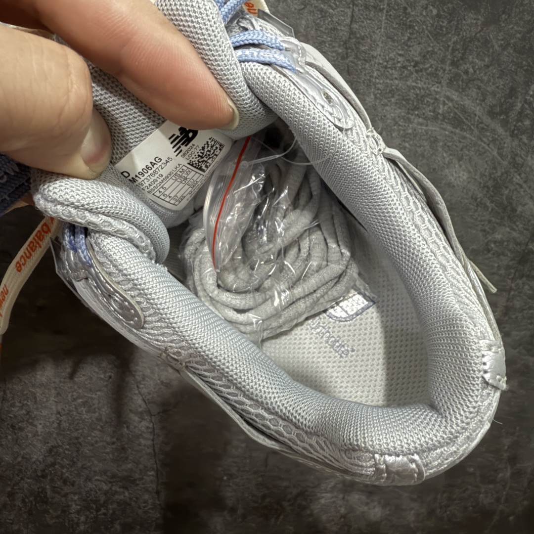图片[7]-【纯原K版】新百伦New Balance M1906AR系列低帮复古老爹风休闲运动慢跑鞋 M1906AG 双绑带版本（另附一副原版鞋带） 全新大厂出品 市场第一梯队品质 绝对秒杀市场货 完美版型 正确组合大底 区别市场刷漆底版本 全套原楦原纸板原厂数据开发 进口三明治网面 原装进口皮料正确卡色 正确中底拉帮中底网布细节 原厂标裁 带紫光防伪 定制后跟透明水晶模块 冲裁组合 大底贴合程度胶水上色把控完美 整洁度挑战全网艺术家 多道序QC把关品质完善 匠心打造 耗时多月开发完成 工艺极其复杂难度可想而知 新开独立私模大底 正确六层组合大底 高端零售专供产物 尺码：36 37 37.5 38 38.5 39 40 40.5 41 42 42.5 43 44 45 46-选品中心