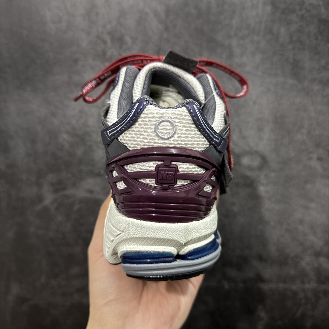 图片[4]-【纯原K版】新百伦New Balance M1906AR系列低帮复古老爹风休闲运动慢跑鞋 U1906ANB 双绑带版本（另附一副原版鞋带） 全新大厂出品 市场第一梯队品质 绝对秒杀市场货 完美版型 正确组合大底 区别市场刷漆底版本 全套原楦原纸板原厂数据开发 进口三明治网面 原装进口皮料正确卡色 正确中底拉帮中底网布细节 原厂标裁 带紫光防伪 定制后跟透明水晶模块 冲裁组合 大底贴合程度胶水上色把控完美 整洁度挑战全网艺术家 多道序QC把关品质完善 匠心打造 耗时多月开发完成 工艺极其复杂难度可想而知 新开独立私模大底 正确六层组合大底 高端零售专供产物 尺码：36 37 37.5 38 38.5 39 40 40.5 41 42 42.5 43 44 45 46-选品中心