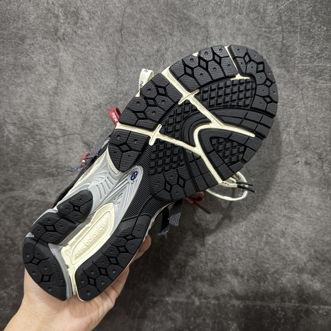 图片[9]-【纯原K版】新百伦New Balance M1906AR系列低帮复古老爹风休闲运动慢跑鞋 U1906ANB 双绑带版本（另附一副原版鞋带） 全新大厂出品 市场第一梯队品质 绝对秒杀市场货 完美版型 正确组合大底 区别市场刷漆底版本 全套原楦原纸板原厂数据开发 进口三明治网面 原装进口皮料正确卡色 正确中底拉帮中底网布细节 原厂标裁 带紫光防伪 定制后跟透明水晶模块 冲裁组合 大底贴合程度胶水上色把控完美 整洁度挑战全网艺术家 多道序QC把关品质完善 匠心打造 耗时多月开发完成 工艺极其复杂难度可想而知 新开独立私模大底 正确六层组合大底 高端零售专供产物 尺码：36 37 37.5 38 38.5 39 40 40.5 41 42 42.5 43 44 45 46-选品中心