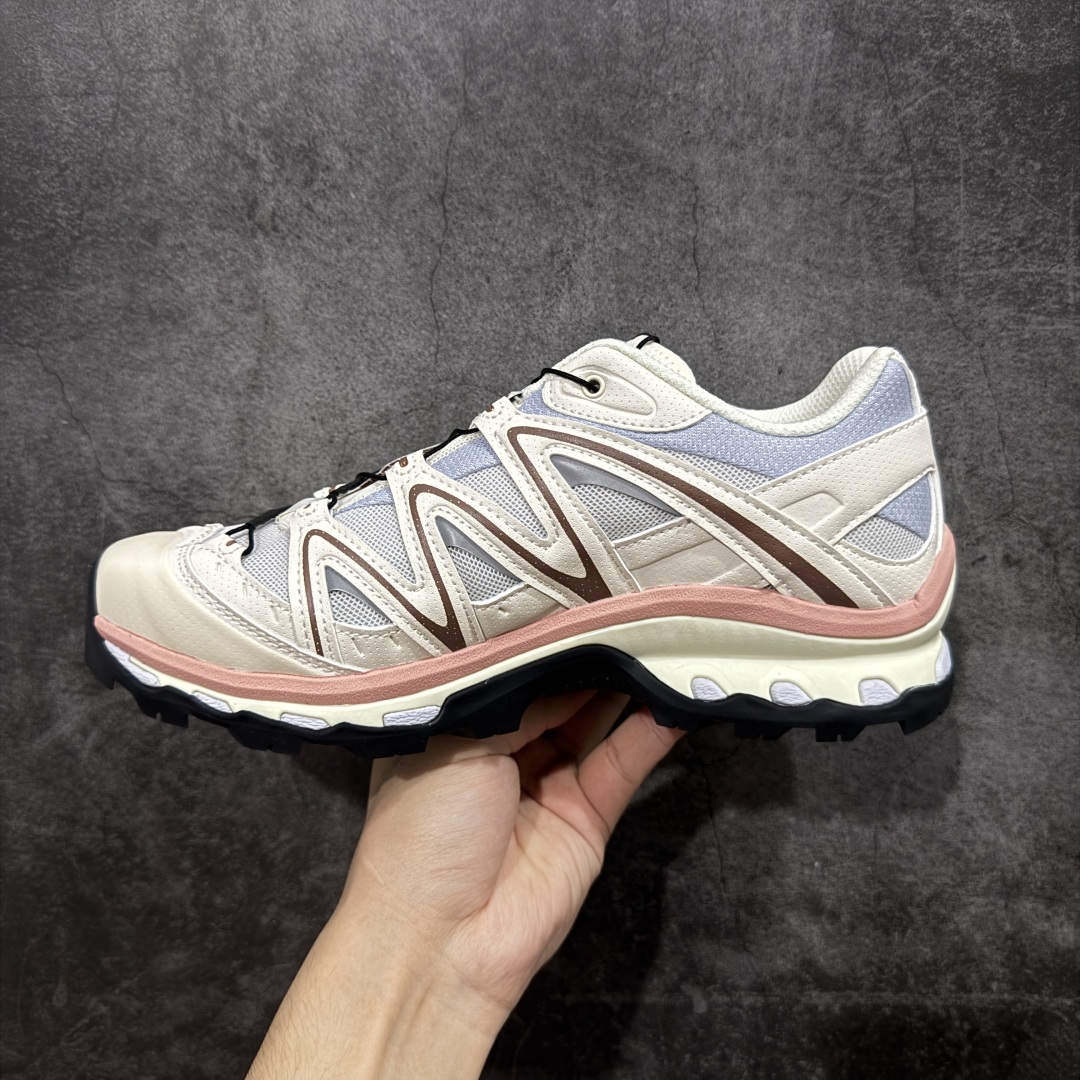 图片[2]-【666版本】Salomon XT-QUEST ADV 萨洛蒙情侣款户外机能鞋 417589 全新品质 巅峰之作 所有配色均购物原版拆解1：1开发 原材料打造 非市场公版便宜货 私模大底 清洁度比市场所有版本都高 全套原纸板楦头开发 原厂网布配套 确保原汁原味 完美呈现版型 原档数据独家私模五层组合大底 原装Ortholite轻量化鞋垫 中底布带钢印编号 原厂TPU锁扣 进口港宝加持 后跟自然饱满 还原公司包裹性 鞋面采用SENSIFT贴合技术 全方位贴合包裹脚型 鞋跟部鞋底牵引设计 提供强大的抓地性能 更适应野外崎岖不平的道路 其4D ADVANCED CHASSIS底盘 材料轻量大化 钉齿设计更具稳定性 防护性 鞋底易磨损区运用CONTAGRIP高耐磨材料 应对城市硬质路面长距离跑考验 尺码：36 36.5 37.5 38 38.5 39 40 40.5 41 42 42.5 43 44 45 46-选品中心