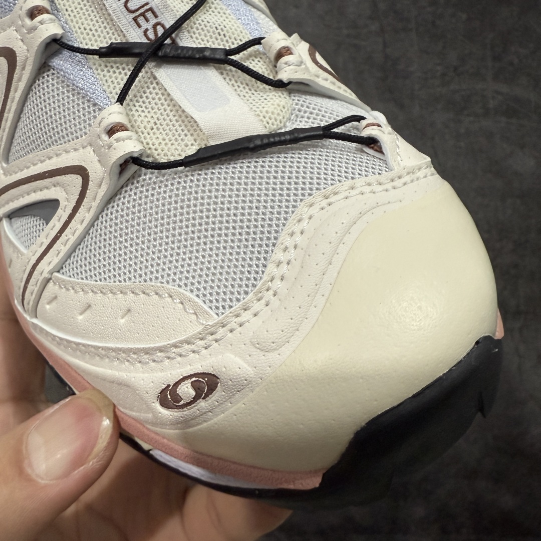图片[6]-【666版本】Salomon XT-QUEST ADV 萨洛蒙情侣款户外机能鞋 417589 全新品质 巅峰之作 所有配色均购物原版拆解1：1开发 原材料打造 非市场公版便宜货 私模大底 清洁度比市场所有版本都高 全套原纸板楦头开发 原厂网布配套 确保原汁原味 完美呈现版型 原档数据独家私模五层组合大底 原装Ortholite轻量化鞋垫 中底布带钢印编号 原厂TPU锁扣 进口港宝加持 后跟自然饱满 还原公司包裹性 鞋面采用SENSIFT贴合技术 全方位贴合包裹脚型 鞋跟部鞋底牵引设计 提供强大的抓地性能 更适应野外崎岖不平的道路 其4D ADVANCED CHASSIS底盘 材料轻量大化 钉齿设计更具稳定性 防护性 鞋底易磨损区运用CONTAGRIP高耐磨材料 应对城市硬质路面长距离跑考验 尺码：36 36.5 37.5 38 38.5 39 40 40.5 41 42 42.5 43 44 45 46-选品中心