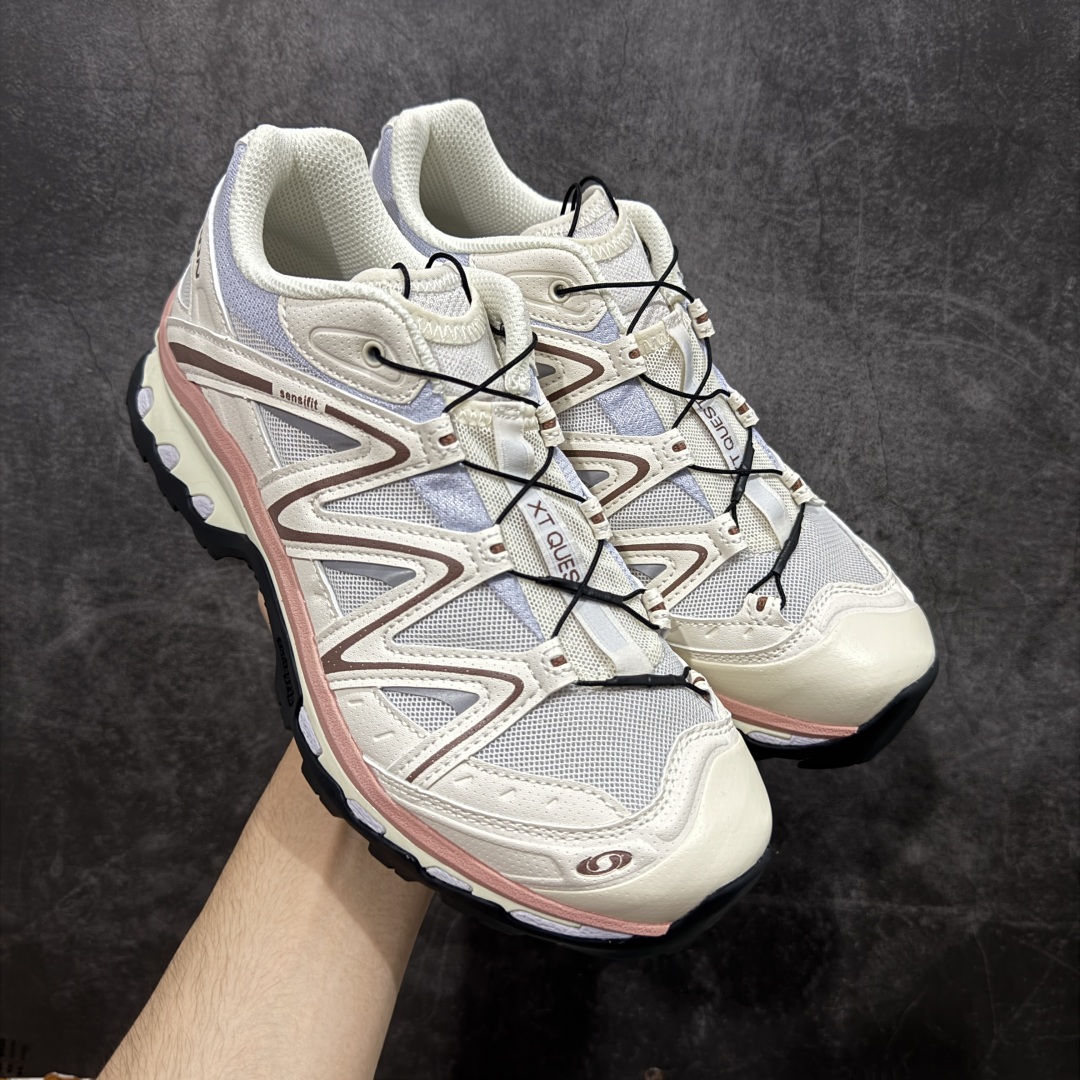 【666版本】Salomon XT-QUEST ADV 萨洛蒙情侣款户外机能鞋 417589 全新品质 巅峰之作 所有配色均购物原版拆解1:1开发 原材料打造 非市场公版便宜货 私模大底 清洁度比市场所有版本都高 全套原纸板楦头开发 原厂网布配套 确保原汁原味 完美呈现版型 原档数据独家私模五层组合大底 原装Ortholite轻量化鞋垫 中底布带钢印编号 原厂TPU锁扣 进口港宝加持 后跟自然饱满 还原公司包裹性 鞋面采用SENSIFT贴合技术 全方位贴合包裹脚型 鞋跟部鞋底牵引设计 提供强大的抓地性能 更适应野外崎岖不平的道路 其4D ADVANCED CHASSIS底盘 材料轻量大化 钉齿设计更具稳定性 防护性 鞋底易磨损区运用CONTAGRIP高耐磨材料 应对城市硬质路面长距离跑考验 尺码:36 36.5 37.5 38 38.5 39 40 40.5 41 42 42.5 43 44 45 46-选品中心