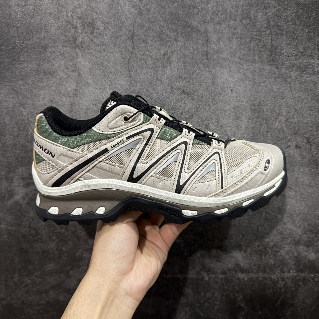 【666版本】Salomon XT-QUEST ADV 萨洛蒙情侣款户外机能鞋 474790 全新品质 巅峰之作 所有配色均购物原版拆解1:1开发 原材料打造 非市场公版便宜货 私模大底 清洁度比市场所有版本都高 全套原纸板楦头开发 原厂网布配套 确保原汁原味 完美呈现版型 原档数据独家私模五层组合大底 原装Ortholite轻量化鞋垫 中底布带钢印编号 原厂TPU锁扣 进口港宝加持 后跟自然饱满 还原公司包裹性 鞋面采用SENSIFT贴合技术 全方位贴合包裹脚型 鞋跟部鞋底牵引设计 提供强大的抓地性能 更适应野外崎岖不平的道路 其4D ADVANCED CHASSIS底盘 材料轻量大化 钉齿设计更具稳定性 防护性 鞋底易磨损区运用CONTAGRIP高耐磨材料 应对城市硬质路面长距离跑考验 尺码:36 36.5 37.5 38 38.5 39 40 40.5 41 42 42.5 43 44 45 46-选品中心