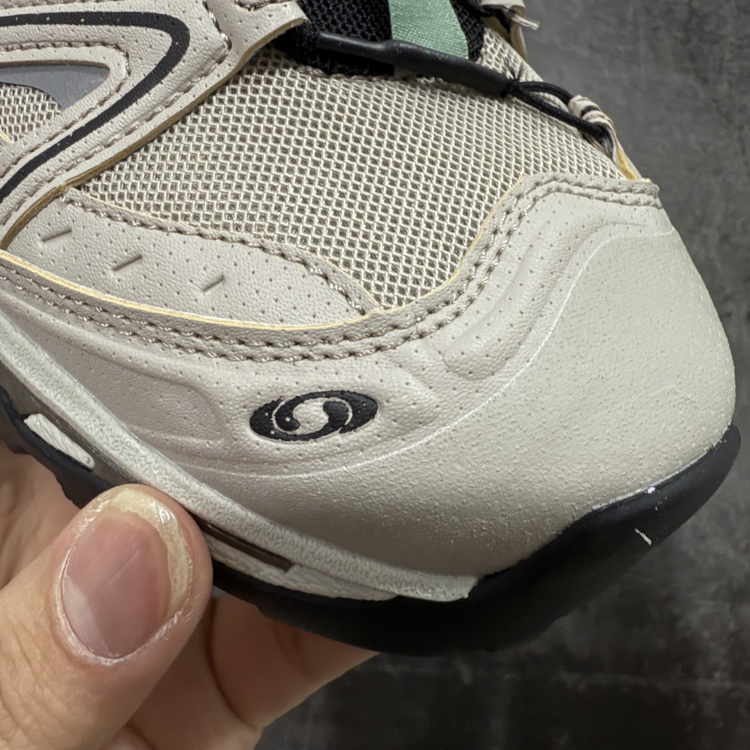 图片[6]-【666版本】Salomon XT-QUEST ADV 萨洛蒙情侣款户外机能鞋 474790 全新品质 巅峰之作 所有配色均购物原版拆解1：1开发 原材料打造 非市场公版便宜货 私模大底 清洁度比市场所有版本都高 全套原纸板楦头开发 原厂网布配套 确保原汁原味 完美呈现版型 原档数据独家私模五层组合大底 原装Ortholite轻量化鞋垫 中底布带钢印编号 原厂TPU锁扣 进口港宝加持 后跟自然饱满 还原公司包裹性 鞋面采用SENSIFT贴合技术 全方位贴合包裹脚型 鞋跟部鞋底牵引设计 提供强大的抓地性能 更适应野外崎岖不平的道路 其4D ADVANCED CHASSIS底盘 材料轻量大化 钉齿设计更具稳定性 防护性 鞋底易磨损区运用CONTAGRIP高耐磨材料 应对城市硬质路面长距离跑考验 尺码：36 36.5 37.5 38 38.5 39 40 40.5 41 42 42.5 43 44 45 46-选品中心