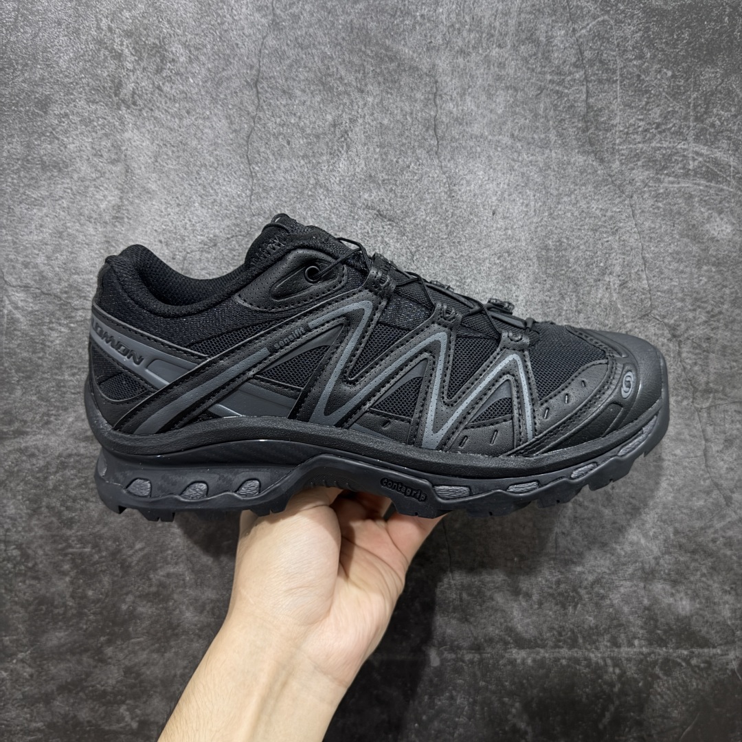 【666版本】Salomon XT-QUEST ADV 萨洛蒙情侣款户外机能鞋 410139 全新品质 巅峰之作 所有配色均购物原版拆解1:1开发 原材料打造 非市场公版便宜货 私模大底 清洁度比市场所有版本都高 全套原纸板楦头开发 原厂网布配套 确保原汁原味 完美呈现版型 原档数据独家私模五层组合大底 原装Ortholite轻量化鞋垫 中底布带钢印编号 原厂TPU锁扣 进口港宝加持 后跟自然饱满 还原公司包裹性 鞋面采用SENSIFT贴合技术 全方位贴合包裹脚型 鞋跟部鞋底牵引设计 提供强大的抓地性能 更适应野外崎岖不平的道路 其4D ADVANCED CHASSIS底盘 材料轻量大化 钉齿设计更具稳定性 防护性 鞋底易磨损区运用CONTAGRIP高耐磨材料 应对城市硬质路面长距离跑考验 尺码:36 36.5 37.5 38 38.5 39 40 40.5 41 42 42.5 43 44 45 46-选品中心